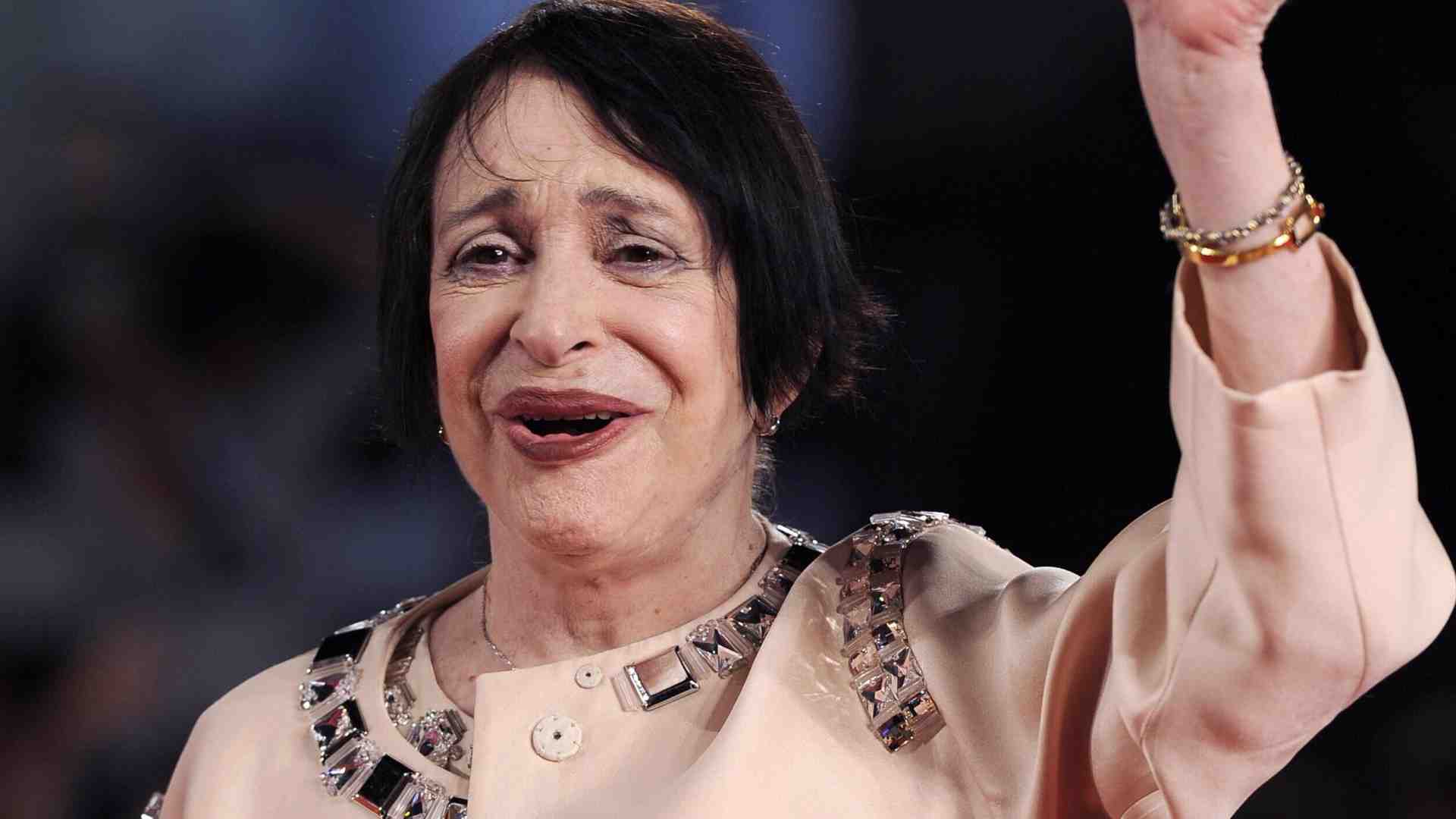 Immagine di Adriana Asti e una voce di stoffa pregiata
