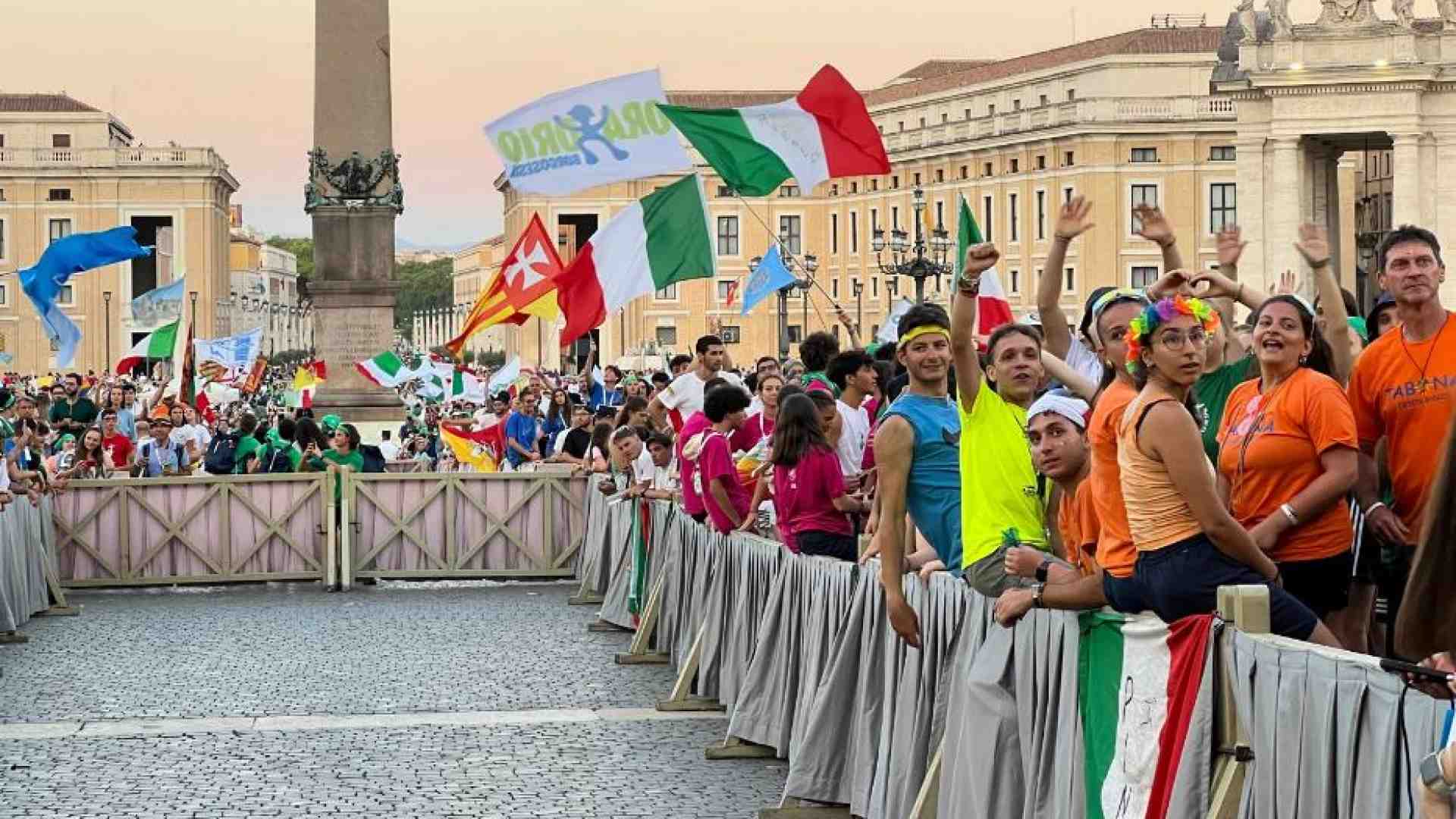 Immagine di Le voci degli italiani: essere buoni cristiani per migliorare la società