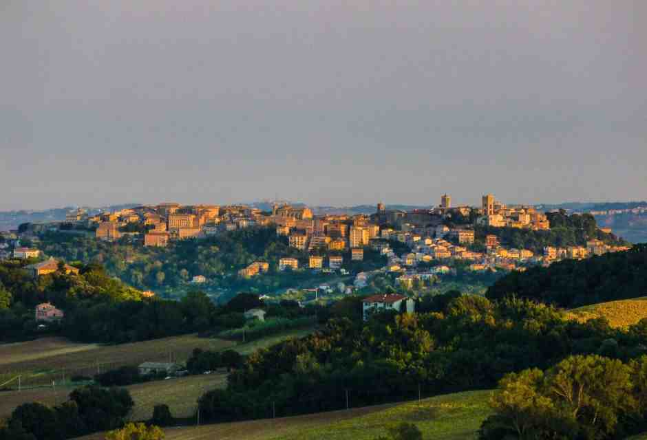 Veduta di Osimo (Foto di Diego Baglieri, WikiCommons)