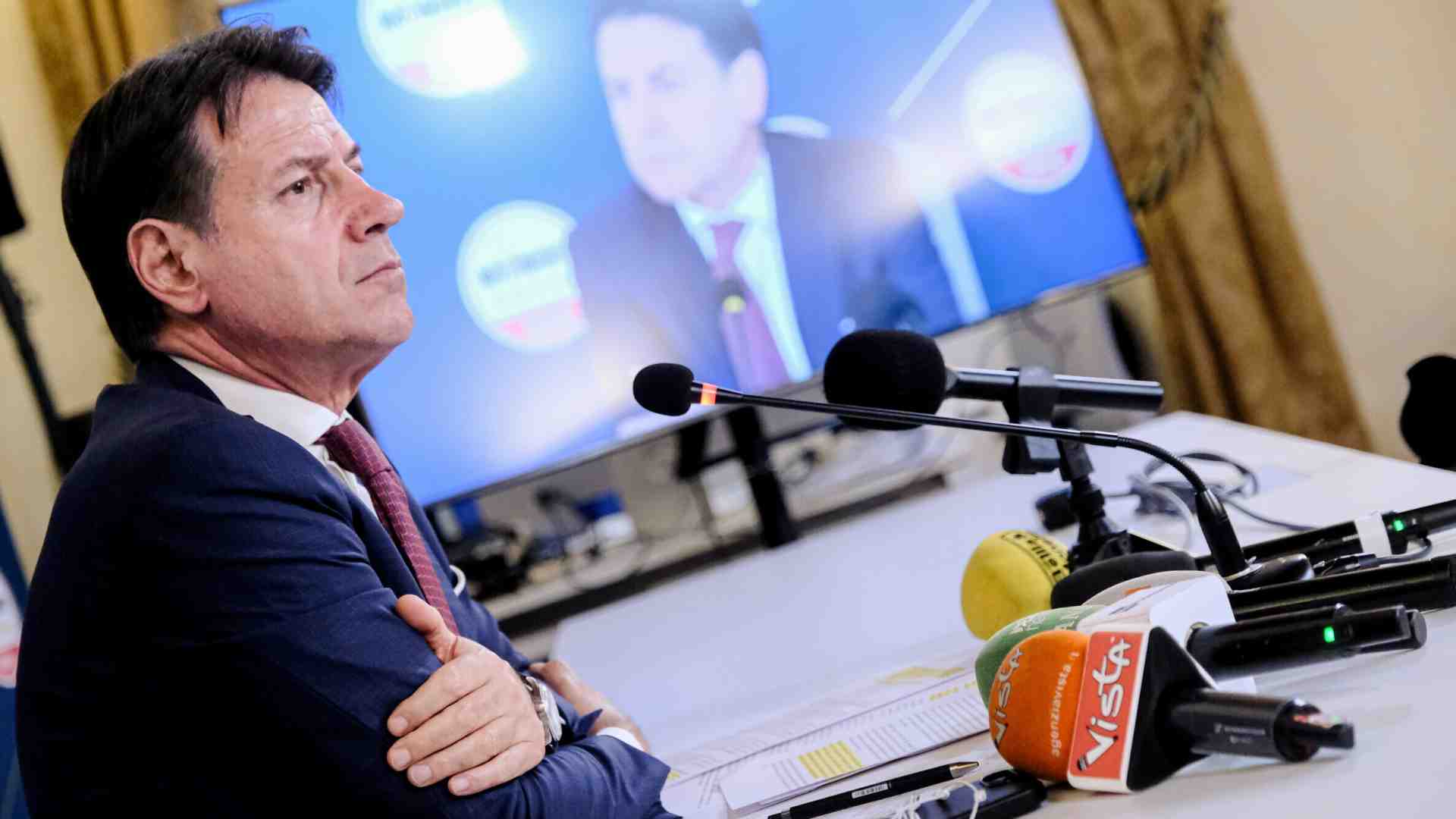 Immagine di Il doppiopesismo della Conte Manettari Associati sui politici indagati
