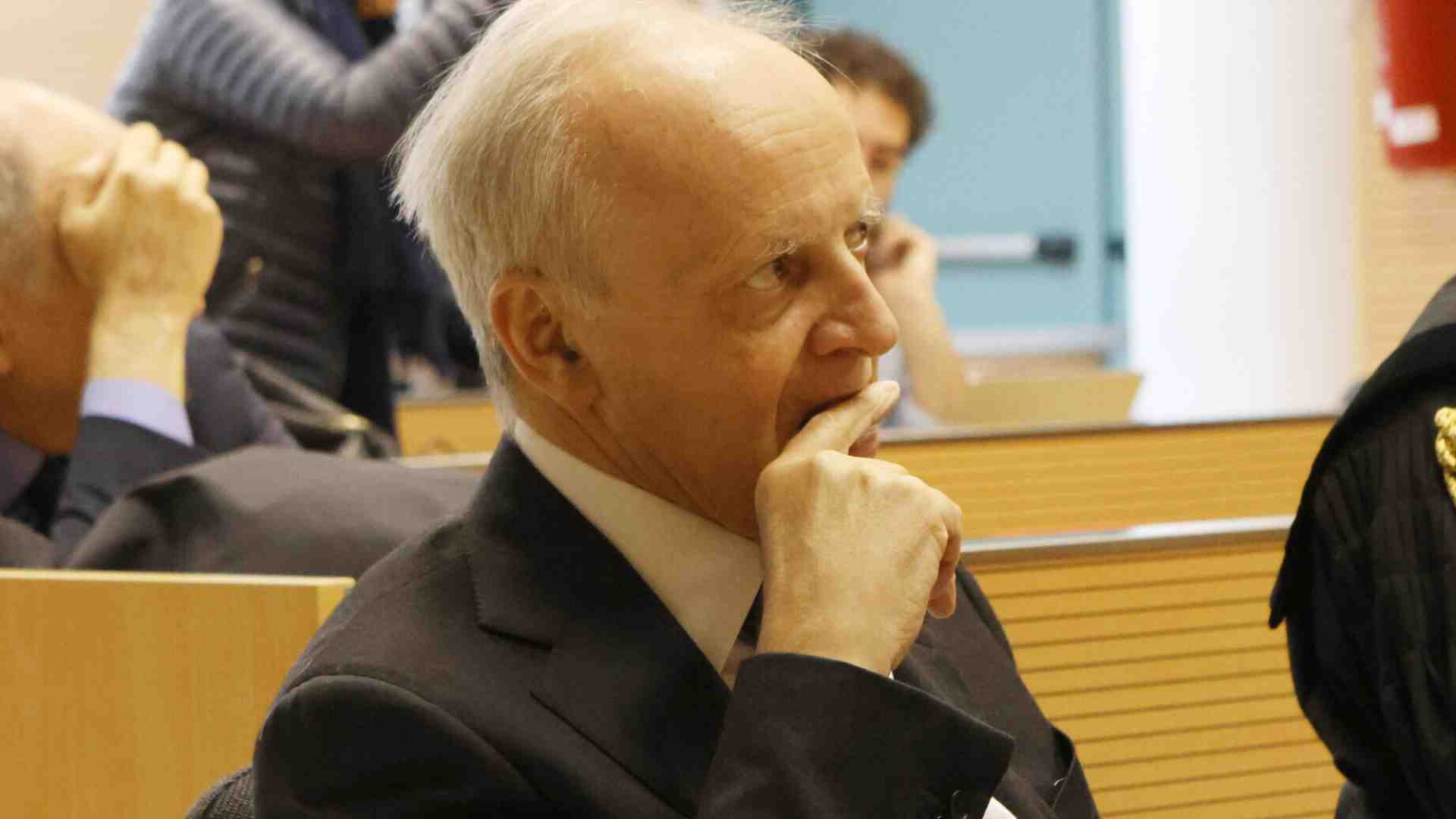 Immagine di Magistrati indagati in Spagna e in Italia. Una costante: i telefonini ripuliti