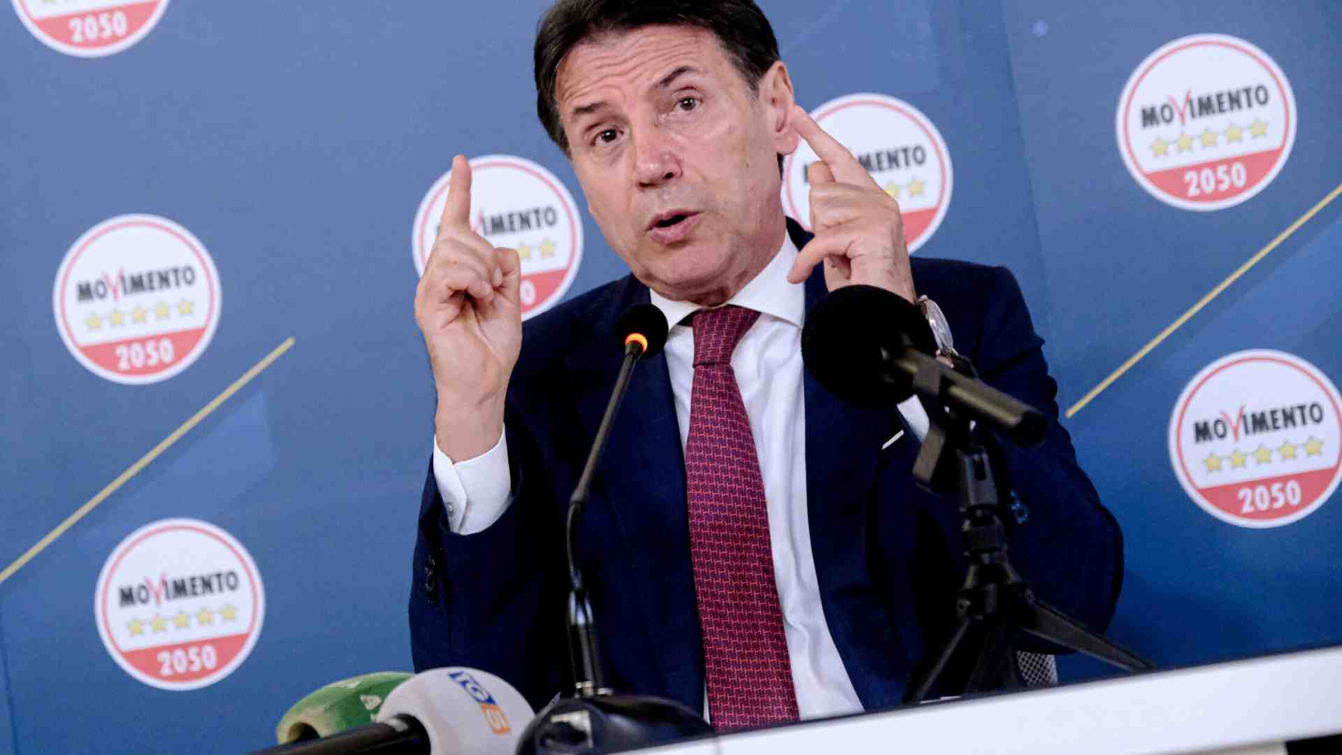 Immagine di Conte “assolve” Ricci ma lo commissaria. Bordate su Sala e su Giani