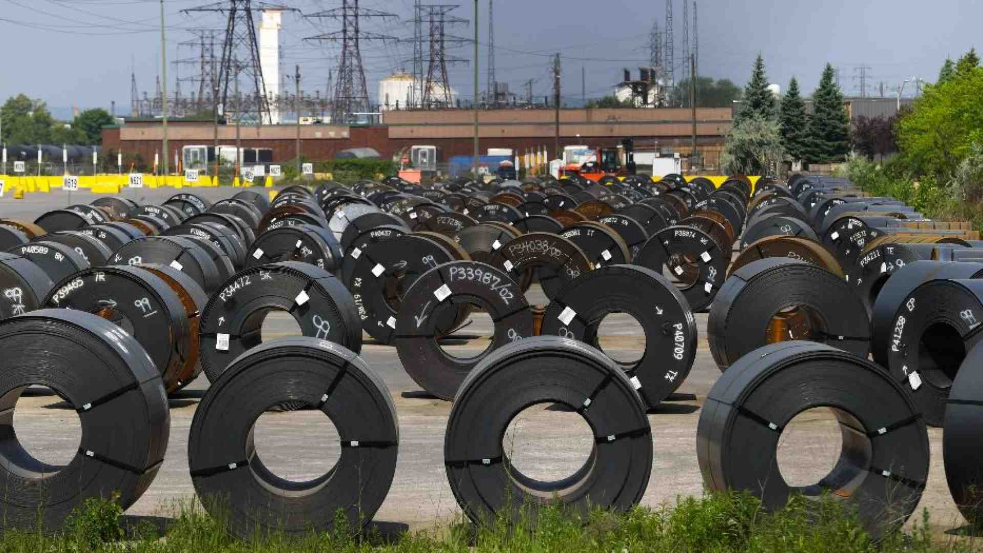 Immagine di Trump conferma dazi al 15% all'Ue. Ma come finirà per auto, aerei e farmaci?