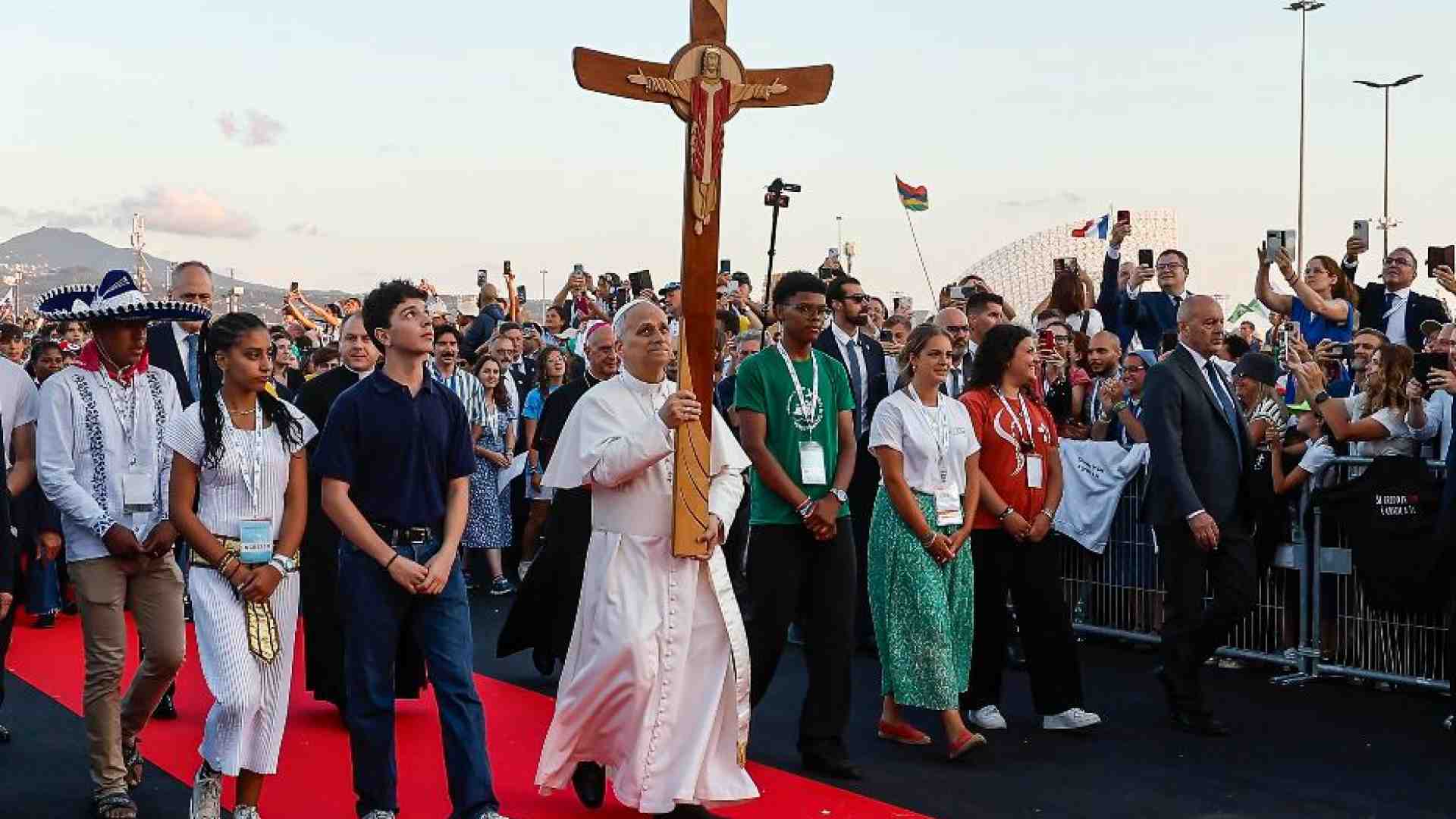 Immagine di Il Papa ai giovani: «Il mondo ha bisogno di missionari della pace»