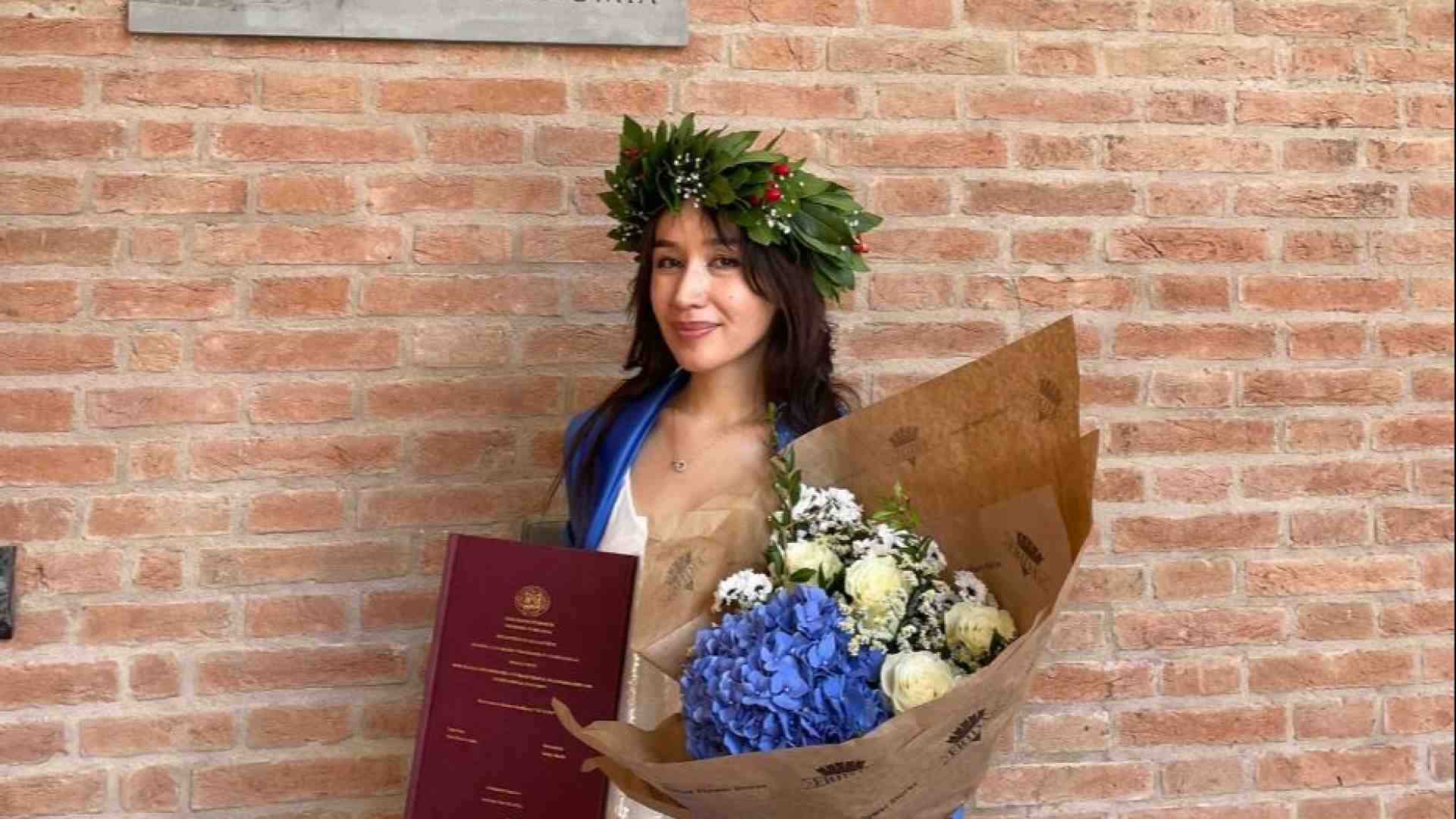 Immagine di Una laurea per Sediqa, la rifugiata afghana che sogna la libertà per tutte