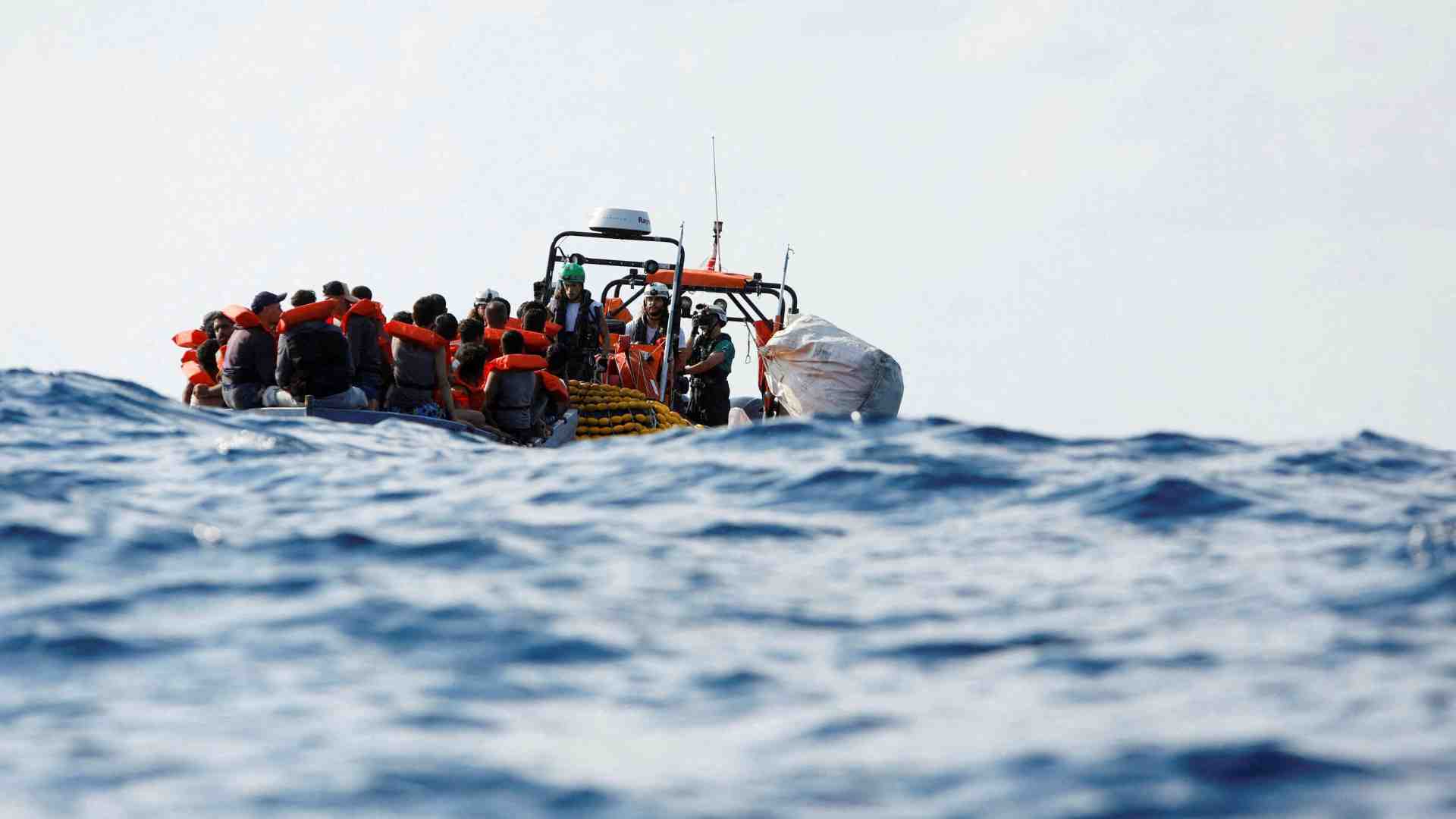 Immagine di Il giudice "sblocca" la nave ferma. L'Ong: salvare vite è legittimo