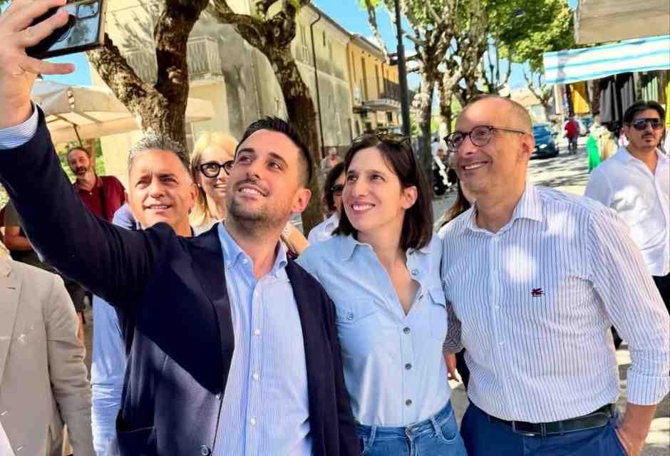 Mentre Meloni annucia la Zes nelle Marche, Ricci pensa di evitare la foto di Pesaro con i leader