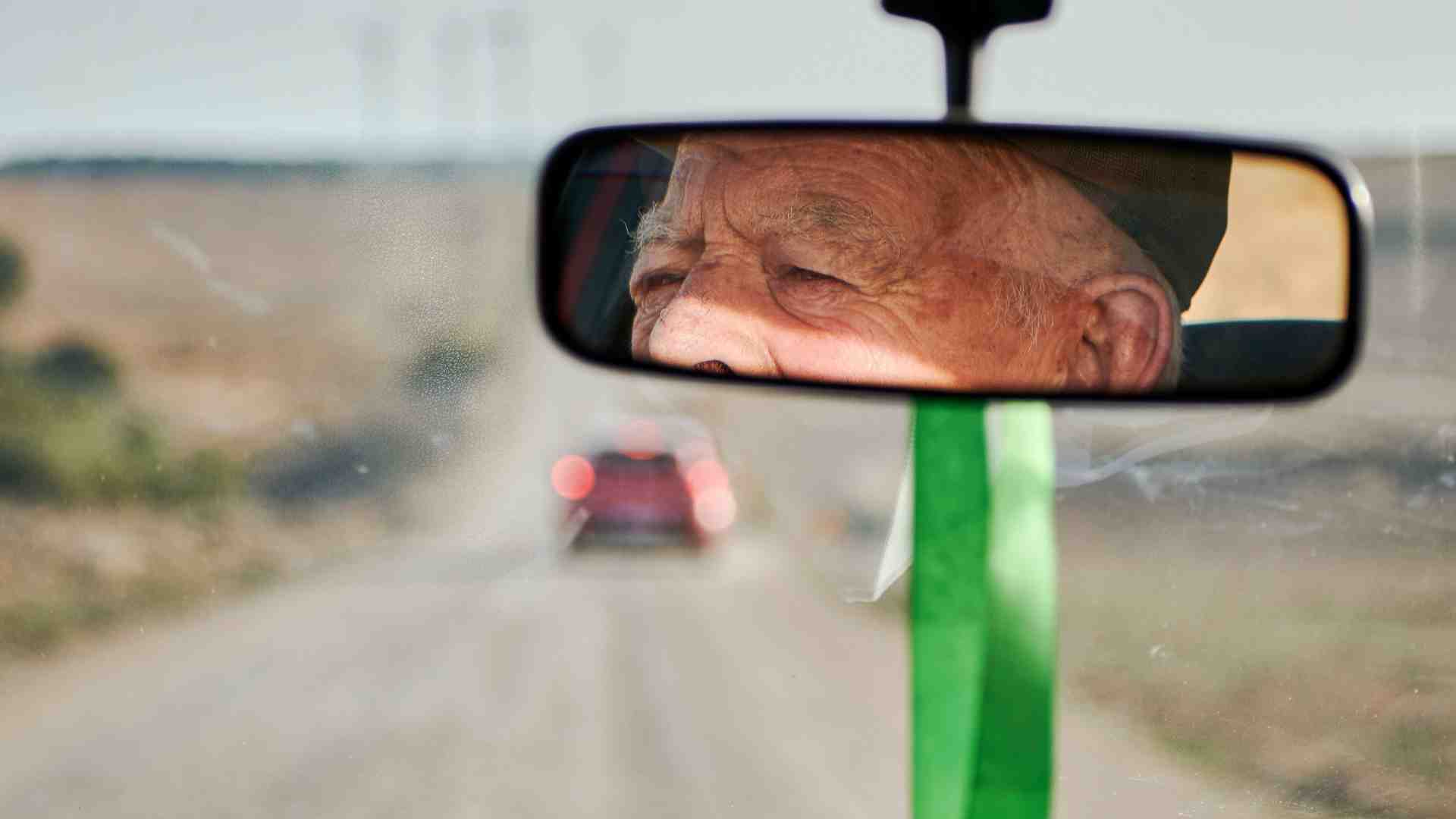 Immagine di Anziani al volante un pericolo? «Visite mediche più rigorose»
