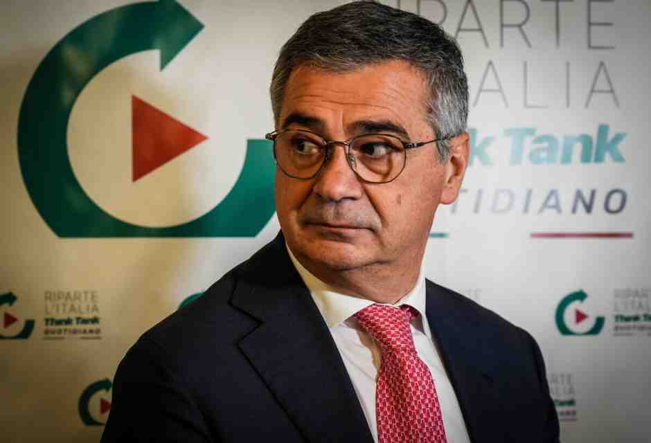 Oltre il San Carlo. Con Giosy Romano Lega e FI sognano De Luca a destra in Campania