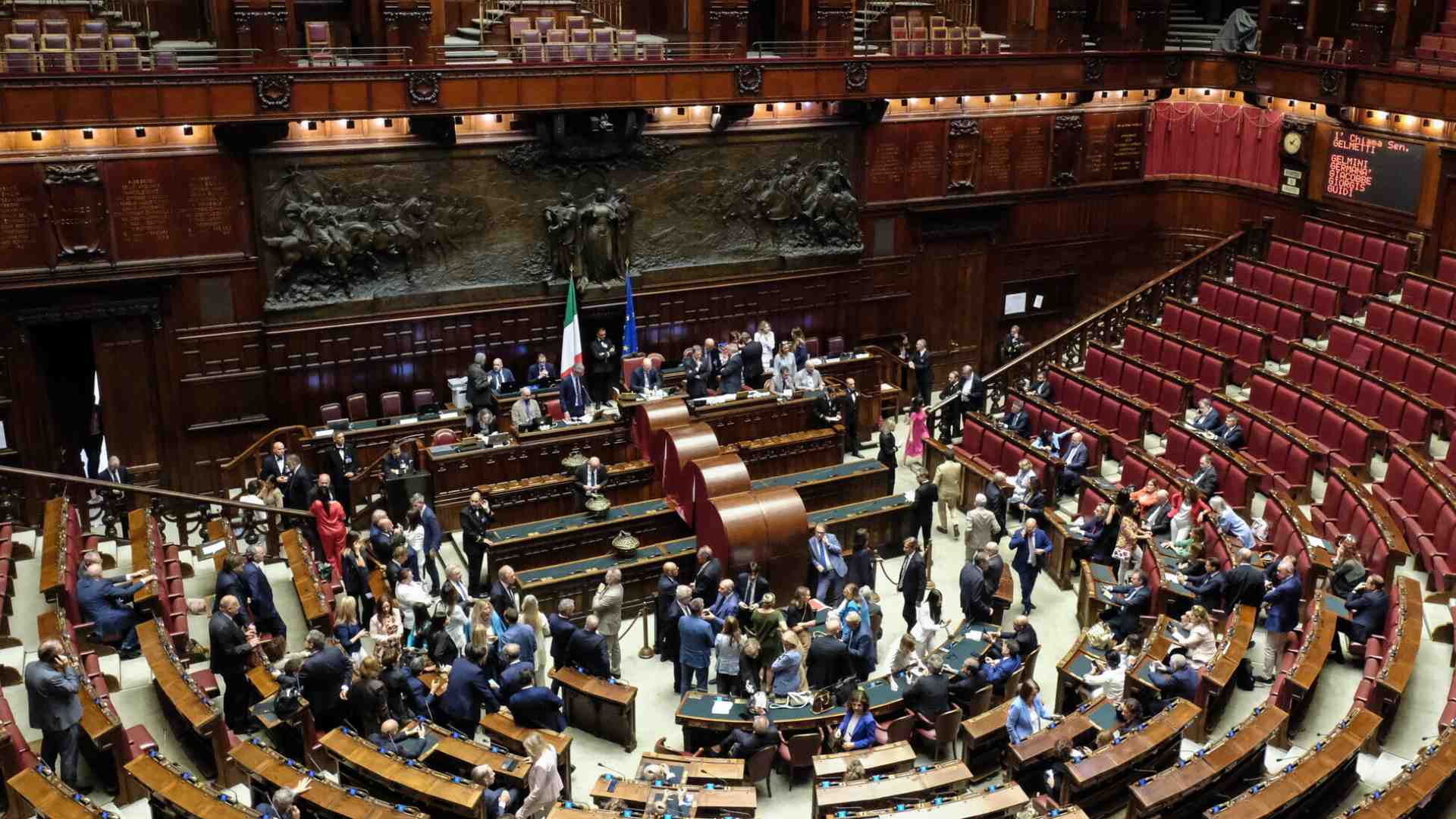 Immagine di Salvare la politica dal ricatto mediatico-giudiziario. Se non ora quando?