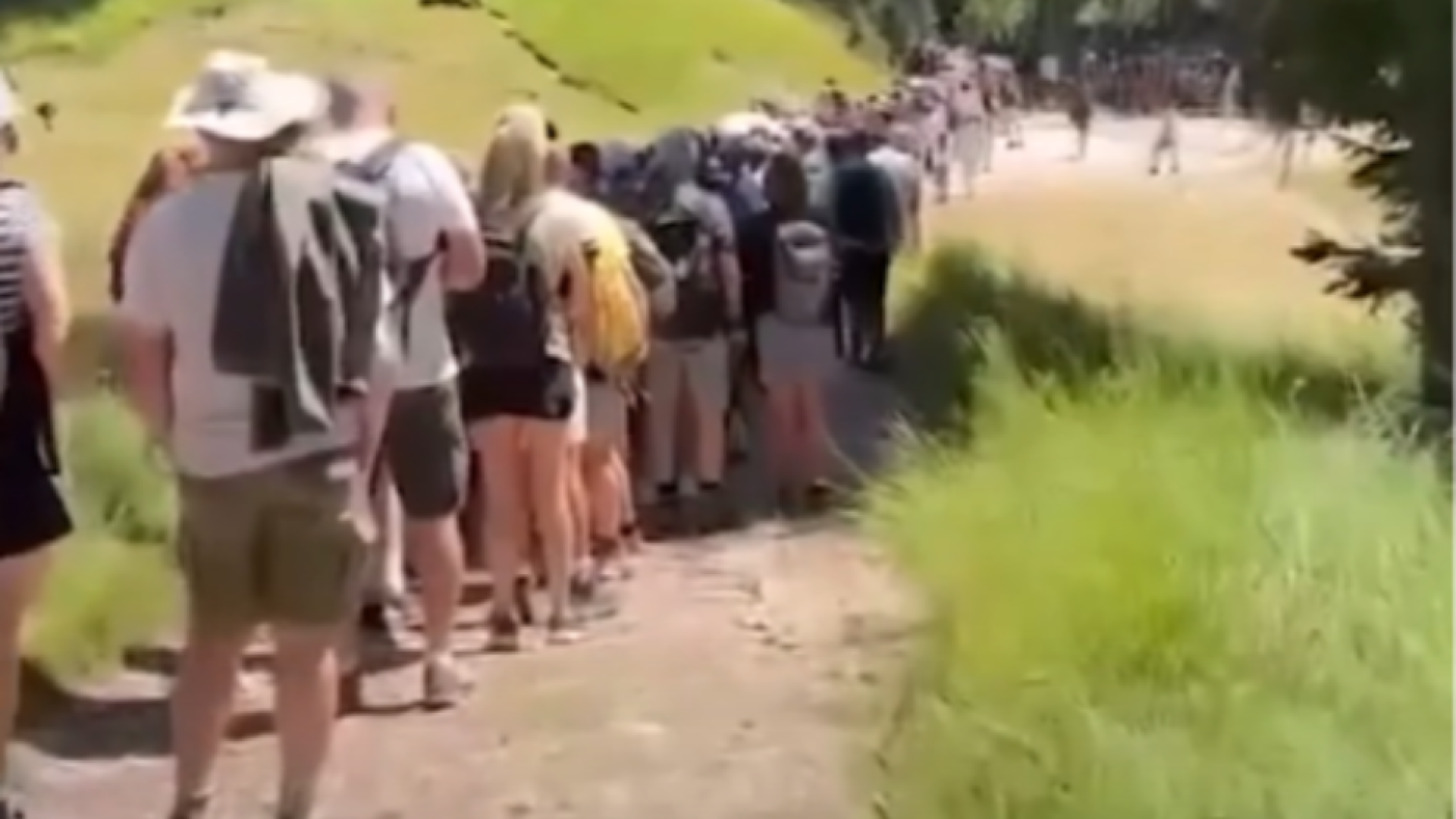 Immagine di Le Dolomiti assediate dai turisti: «Rinunciamo al marchio Unesco»