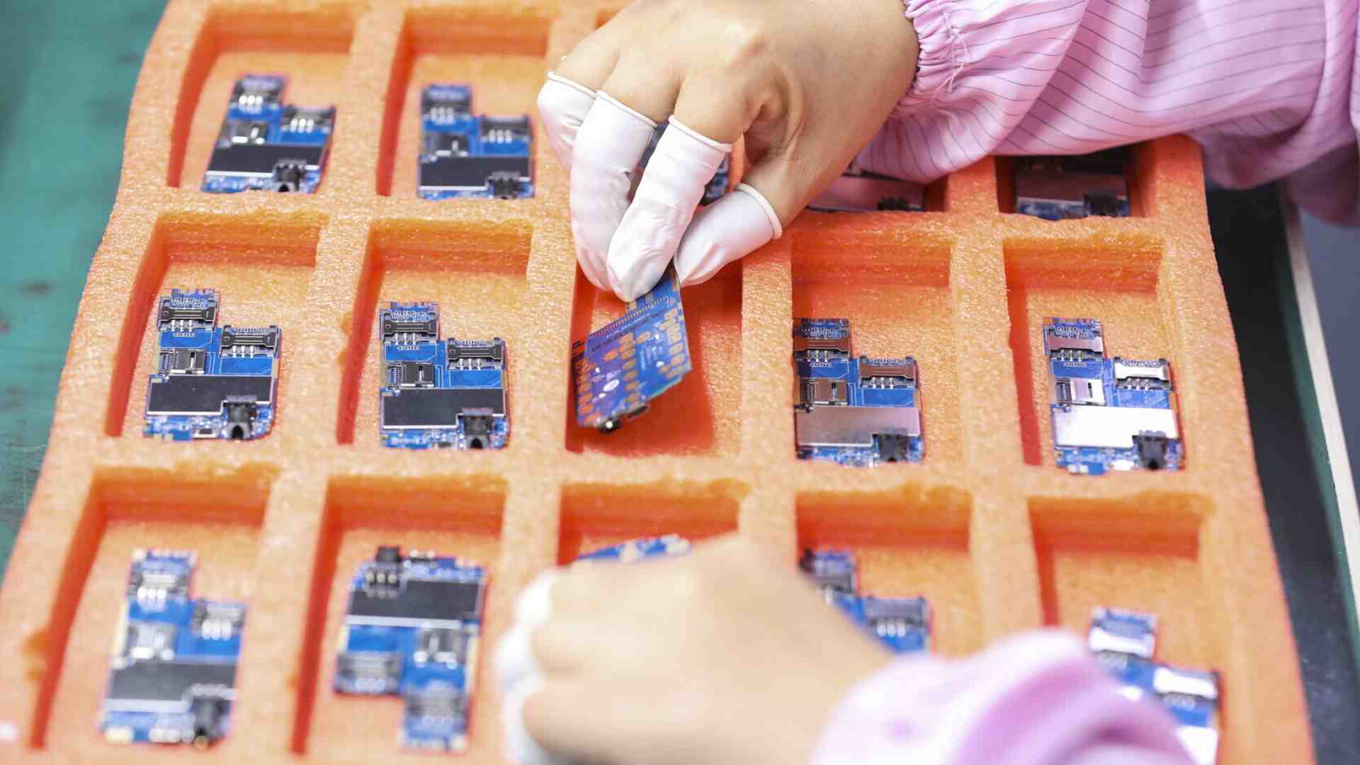 Immagine di Cosa rischia un’Europa incapace di reagire alla mossa di Trump sui microchip. Intervista