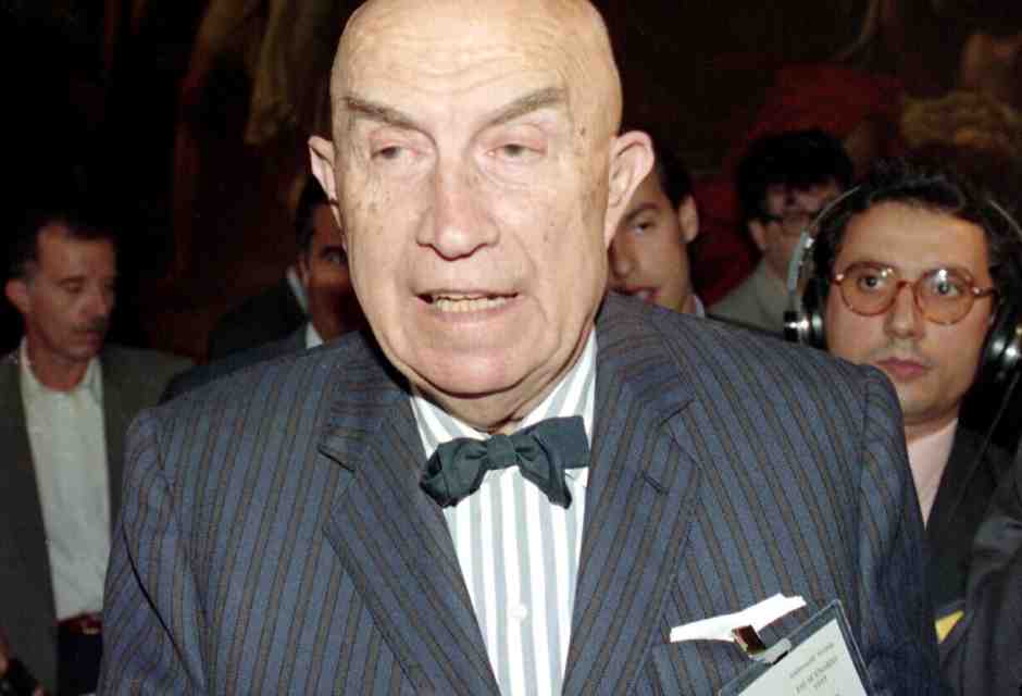 <span style="color: rgb(76, 76, 76); font-size: 11px; background-color: rgb(231, 231, 231);">Gianfranco Miglio (foto ANSA)</span>
