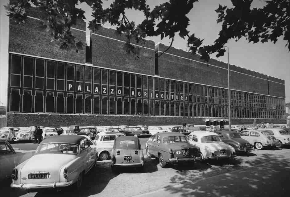 Palazzo dell&rsquo;agricoltura di Ignazio Gardella (foto archiviostorico.fondazionefiera.it &ndash; Publifoto)&nbsp;<br />