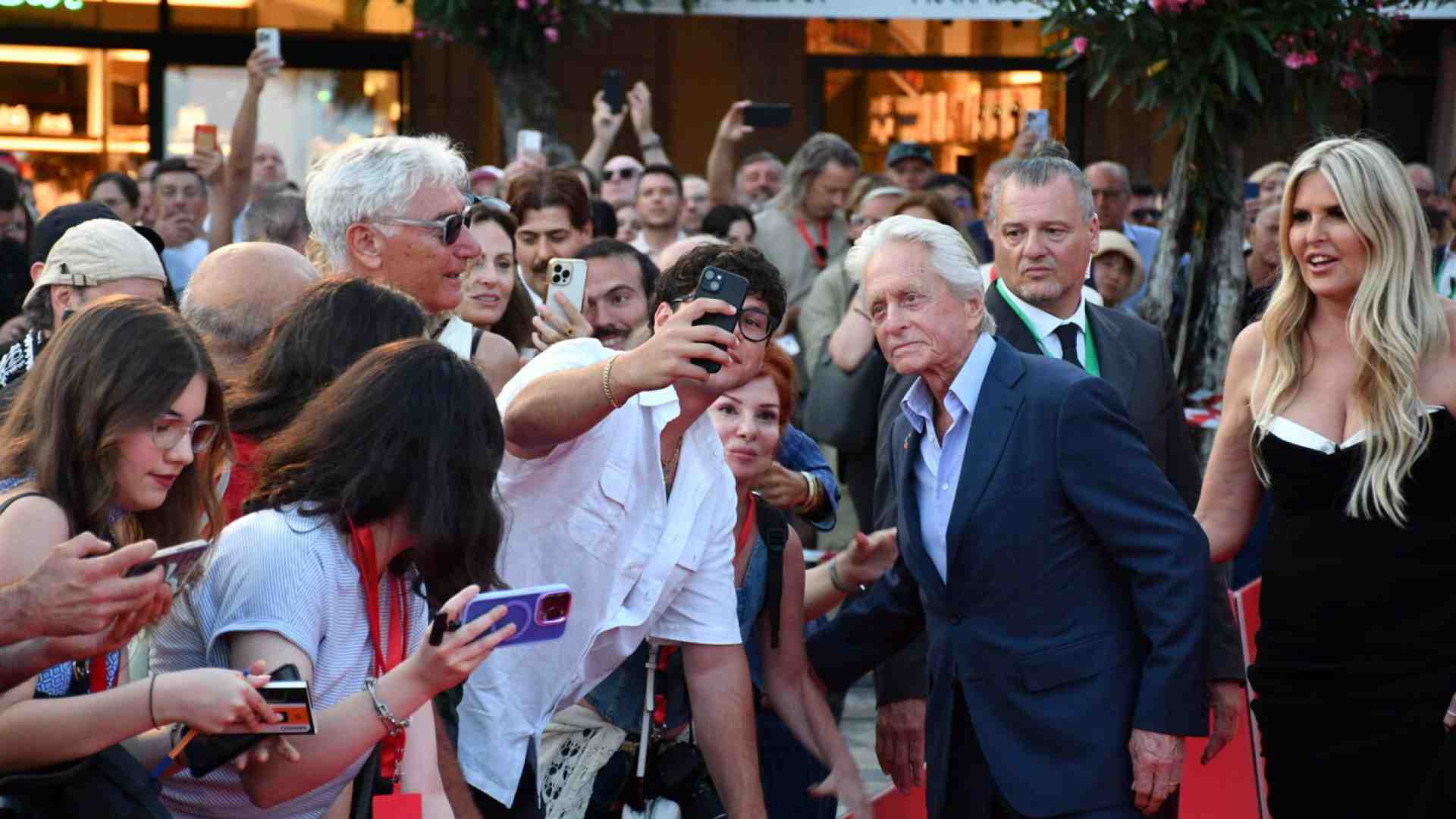 Immagine di Le star più stagionate animano i festival estivi, tra nostalgia e un cinema che si è fatto piccolo e riflessivo