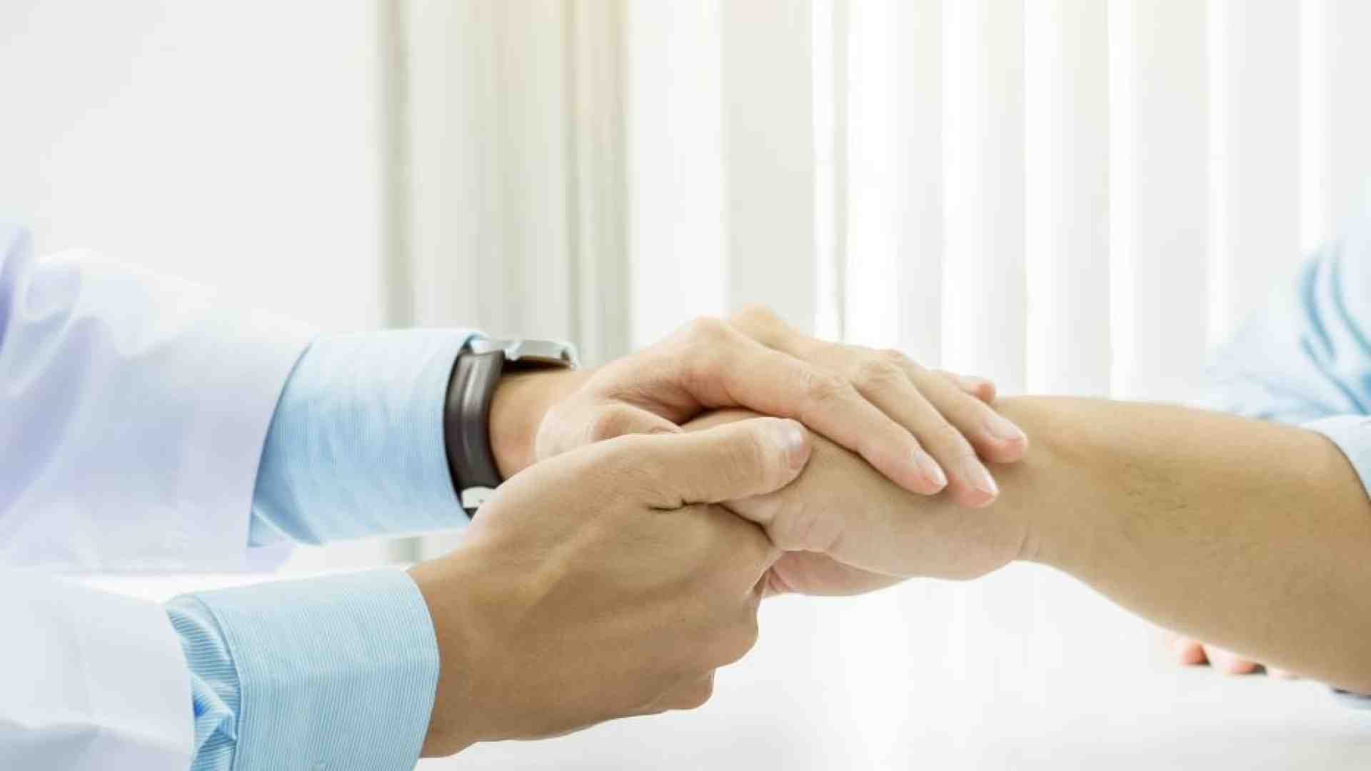 Immagine di “Aiutare a morire”? Nel mistero della fine si decide chi vogliamo essere