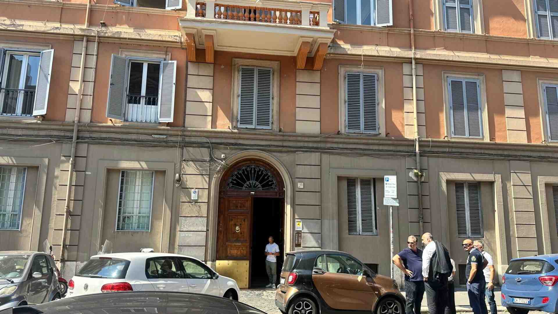 Immagine di Poco Fratelli d’Italia, i baby Meloni occupano la sede. Dispetti e Polizia