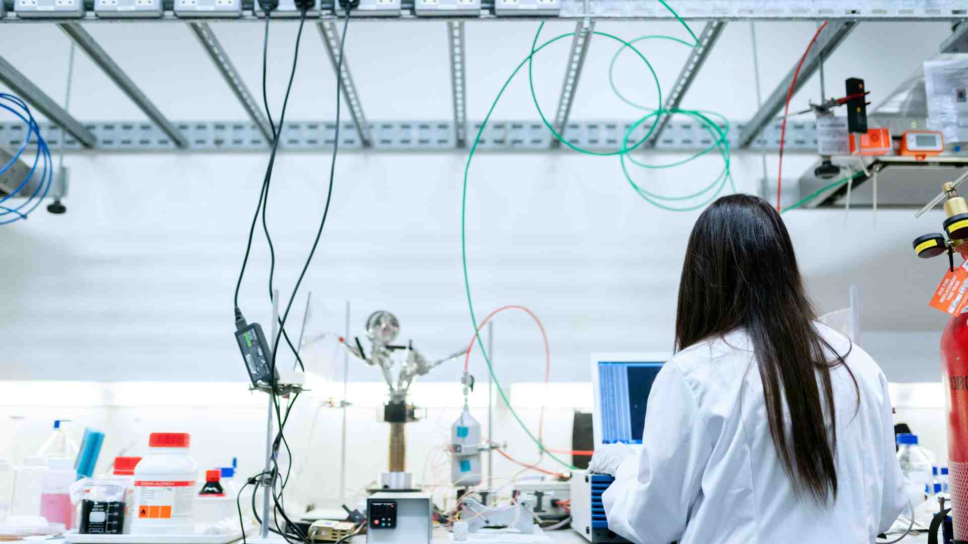 Immagine di “La scienza non è un dogma". Il populismo antiscientifico in una sola frase