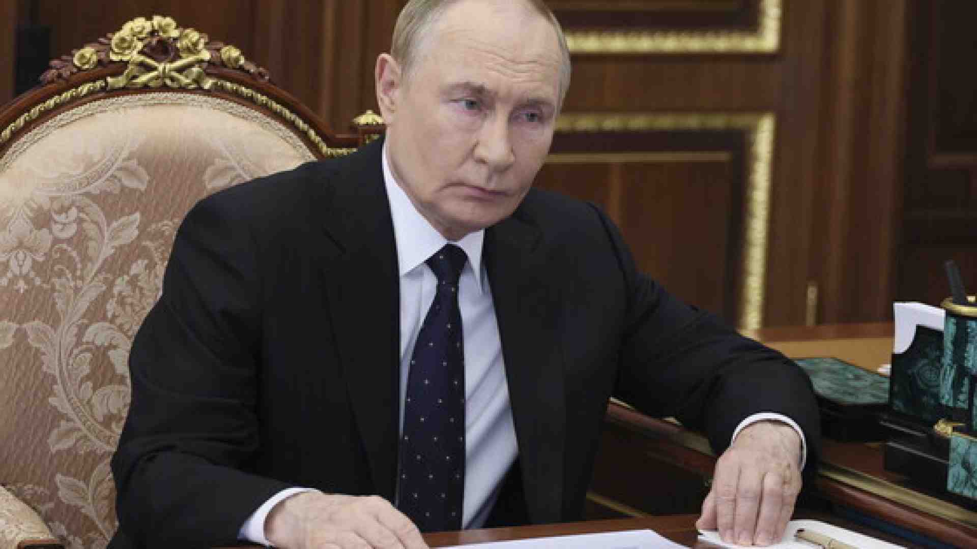 Immagine di Putin è pronto per l'Alaska, ma sull'Ucraina non cambia idea