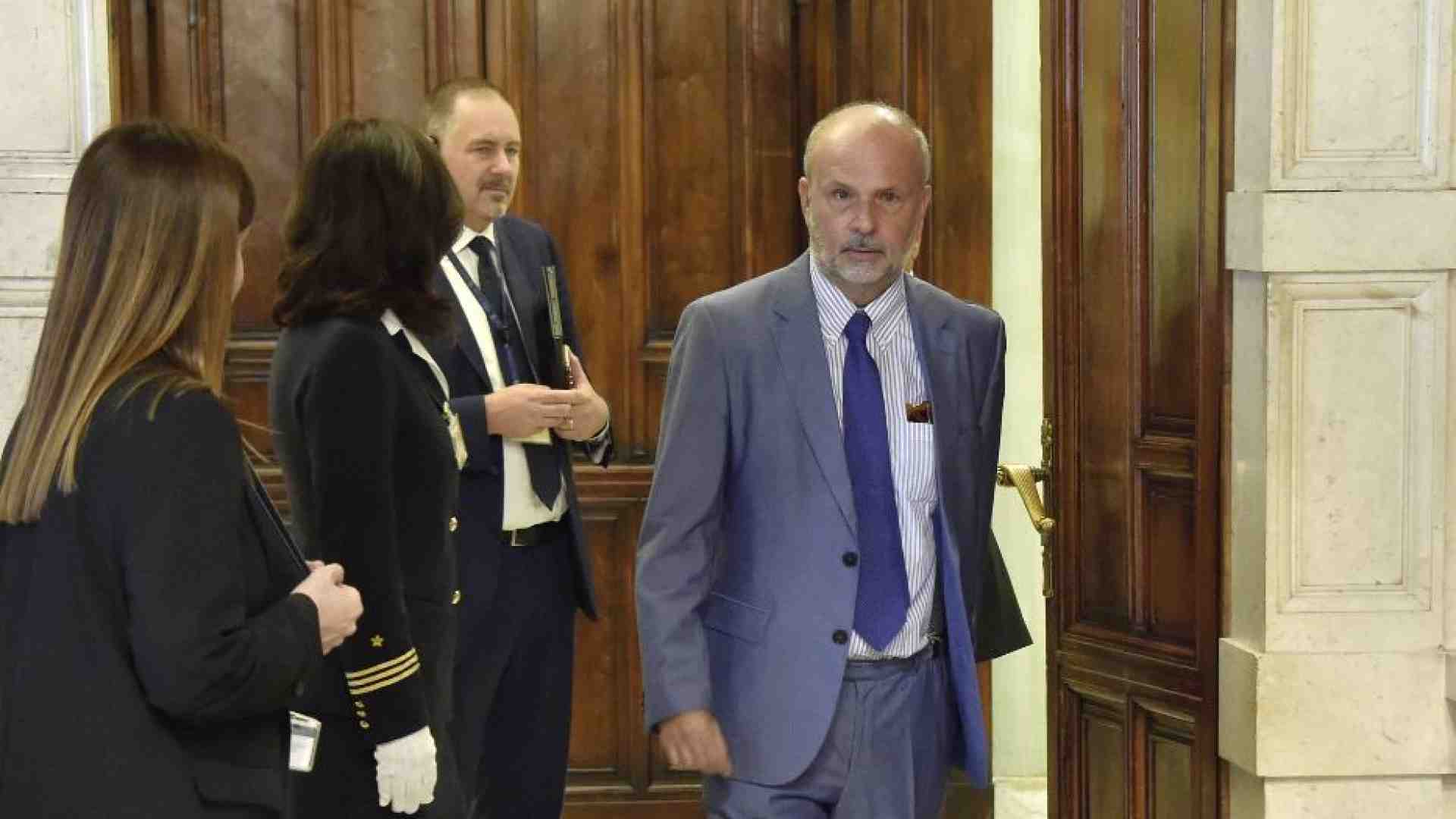 Immagine di La marcia indietro del ministro Schillaci sui vaccini: stop al Gruppo tecnico