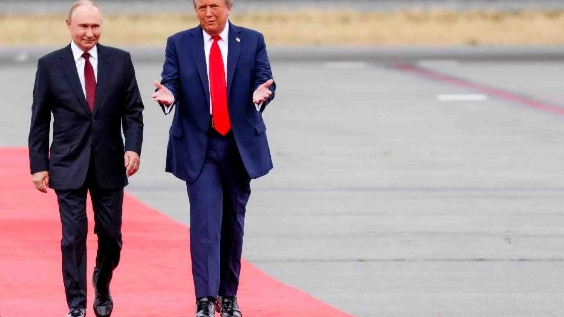 Immagine di Il tappeto rosso, la maglia di Lavrov, la “Bestia”: le istantanee del vertice