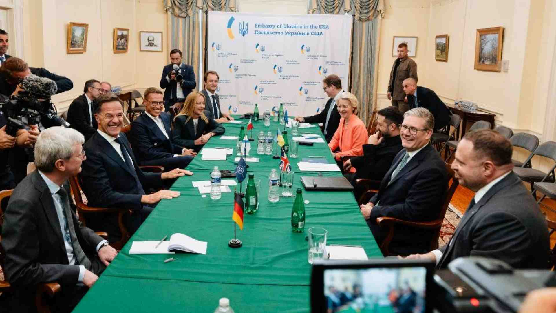 Immagine di Prove di pace alla Casa Bianca: Zelensky e i leader Ue da Trump