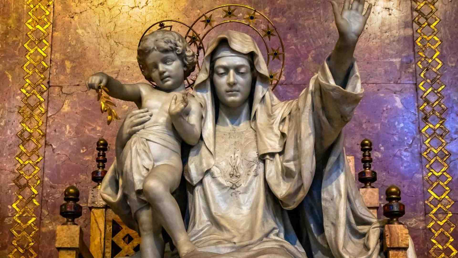 Immagine di La teologa Albano: «Vi spiego perché invochiamo Maria e come ci protegge»
