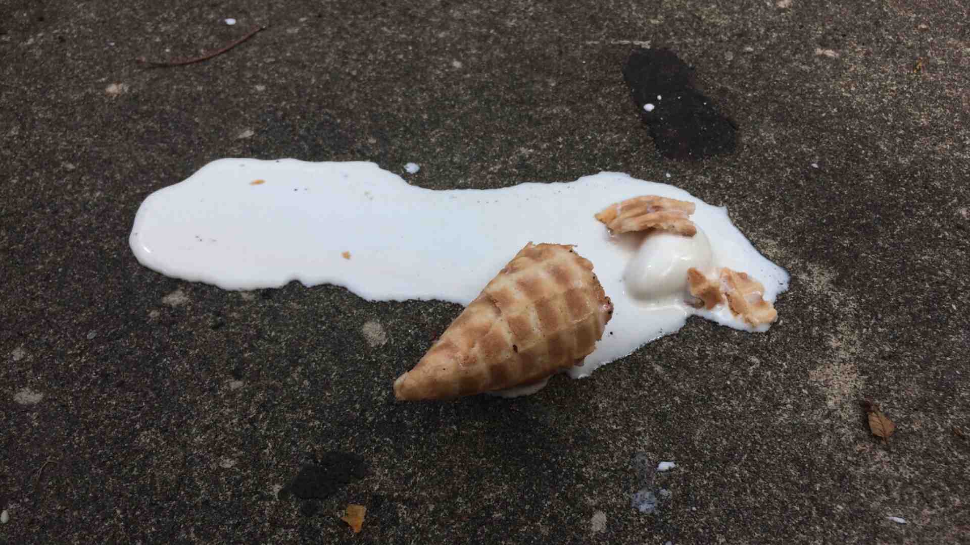 Immagine di Fine d’agosto, cinque minuti insopportabili in cui pare che il tempo ci osservi