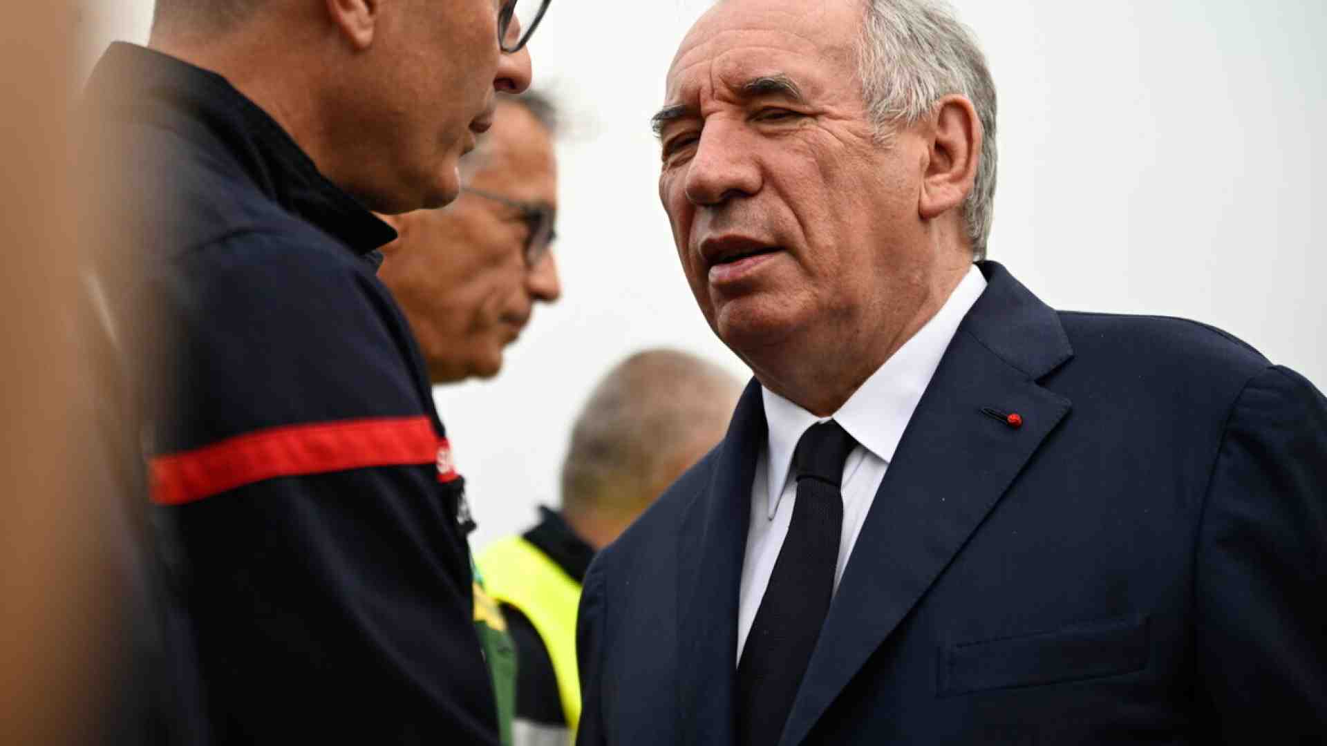 Immagine di L’autunno critico del governo Bayrou: verso una manovra a rischio “lacrime e sangue”