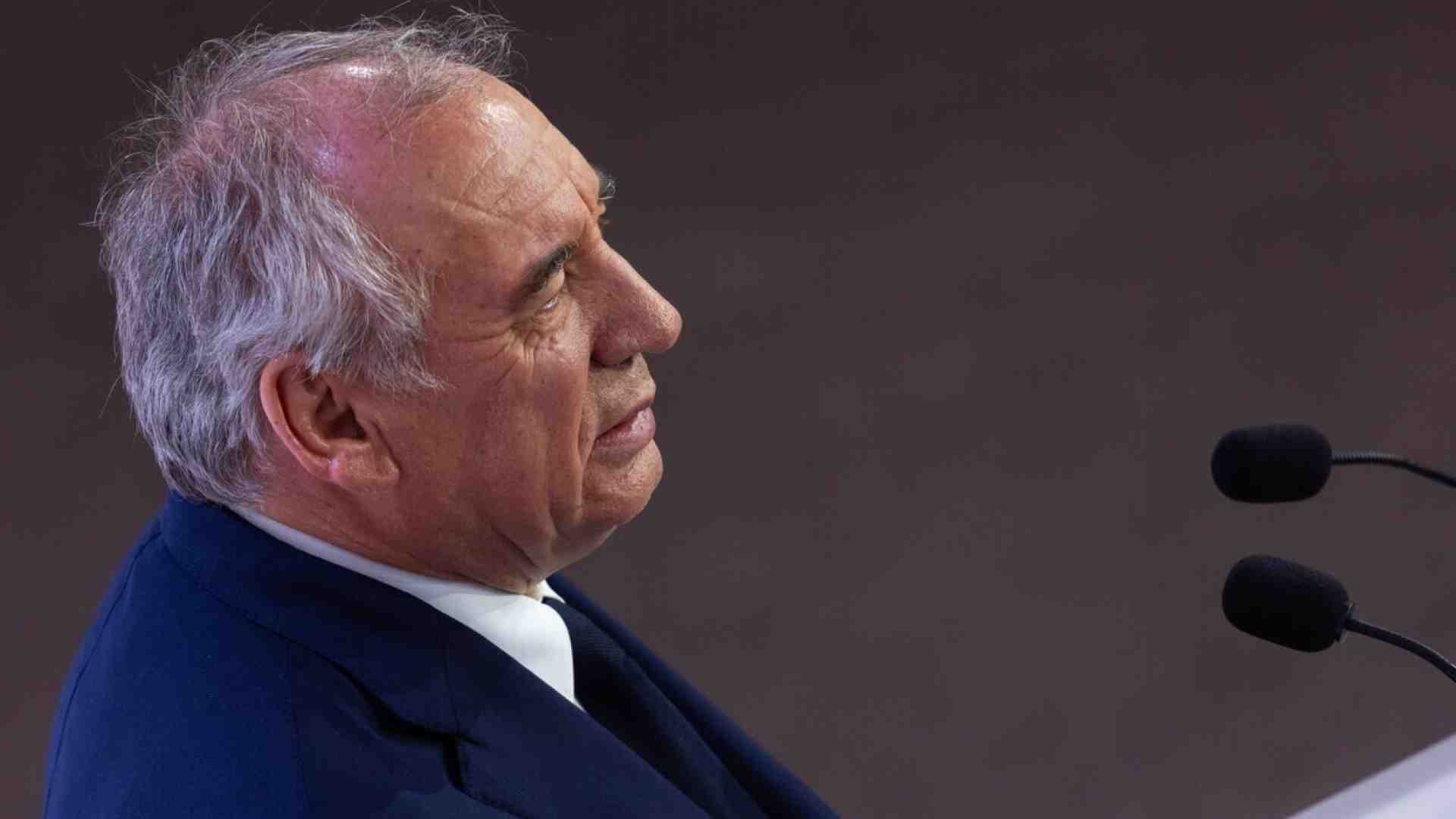 Immagine di Cosa rischia la Francia con il voto di fiducia sul piano di tagli da 44 miliardi