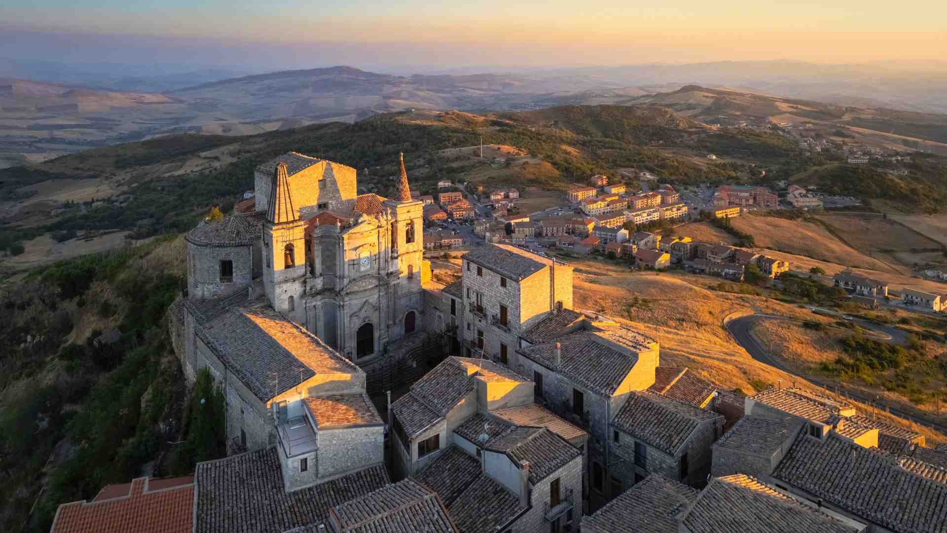 Immagine di Investiamo nella bellezza. Scelta giusta che rende di più