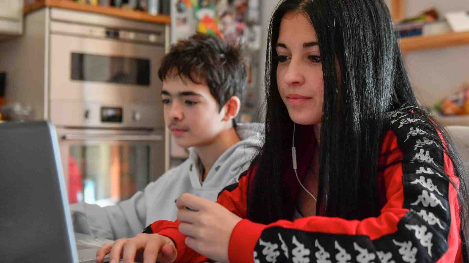Immagine di La storia della mamma di 16 anni che chiede di poter fare la Dad a scuola