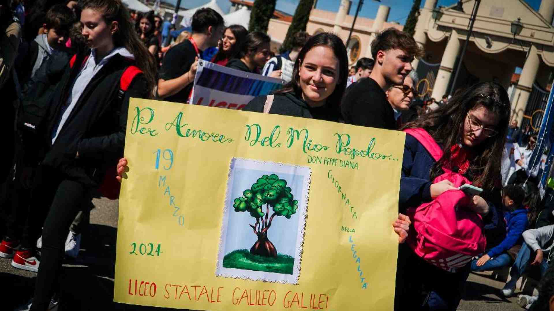 Immagine di Il coprifuoco per i ragazzi nel paese di don Diana è una sconfitta