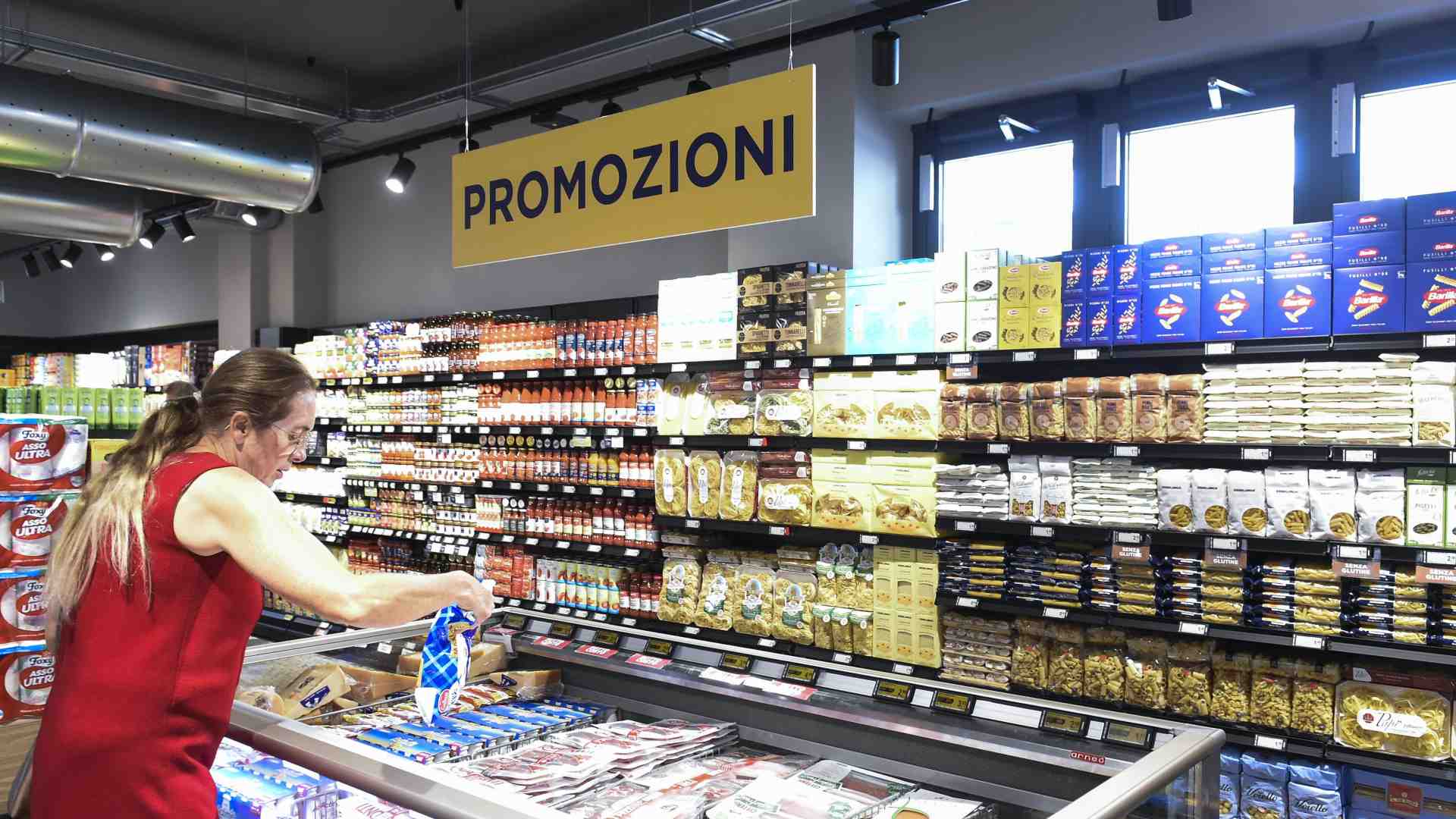 Immagine di Il Pil in calo nel secondo trimestre, ad agosto corre il carrello della spesa