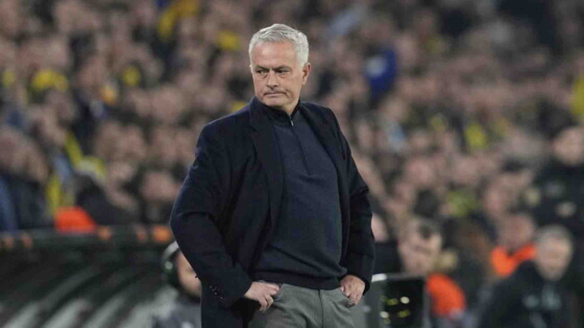 Immagine di L'esonero giusto e inaspettato di José Mourinho al Fenerbahce