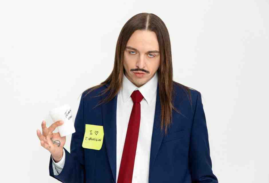 Tommy Cash: “Con Espresso Macchiato ho rotto il ghiaccio, sarebbe un onore andare a Sanremo”
