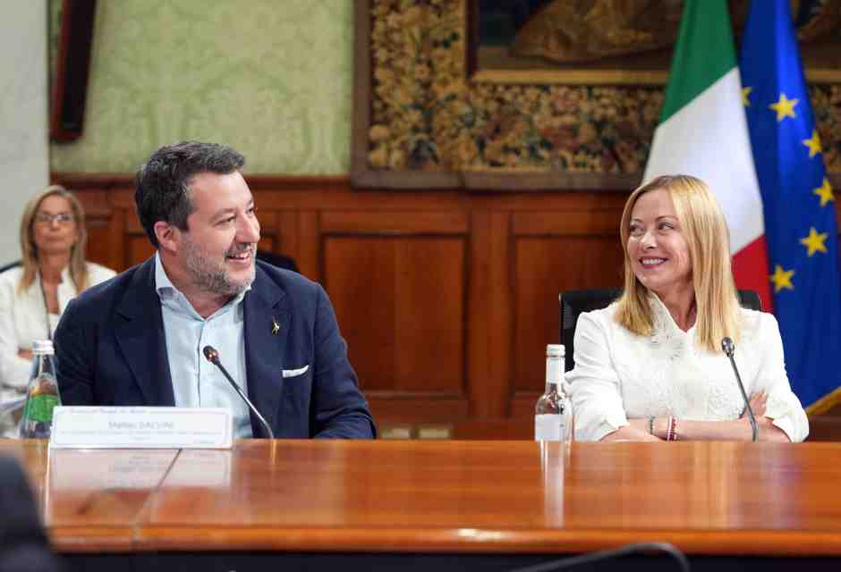 Le mosse di Meloni: niente militari in Ucraina e un ambasciatore a Mosca vicino a Salvini