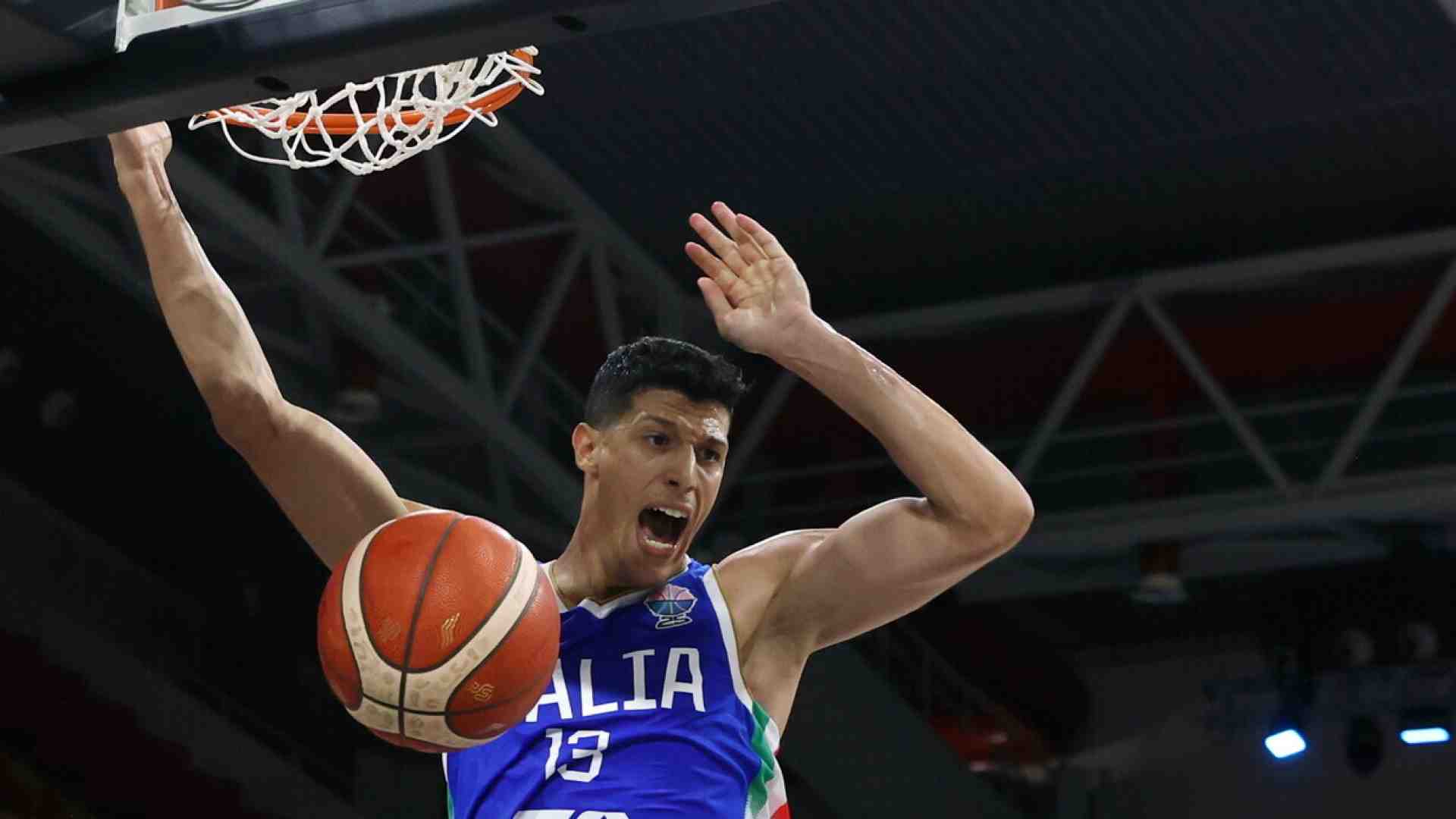 Immagine di Dopo le critiche Simone Fontecchio segna 39 punti: record italiano all'Eurobasket