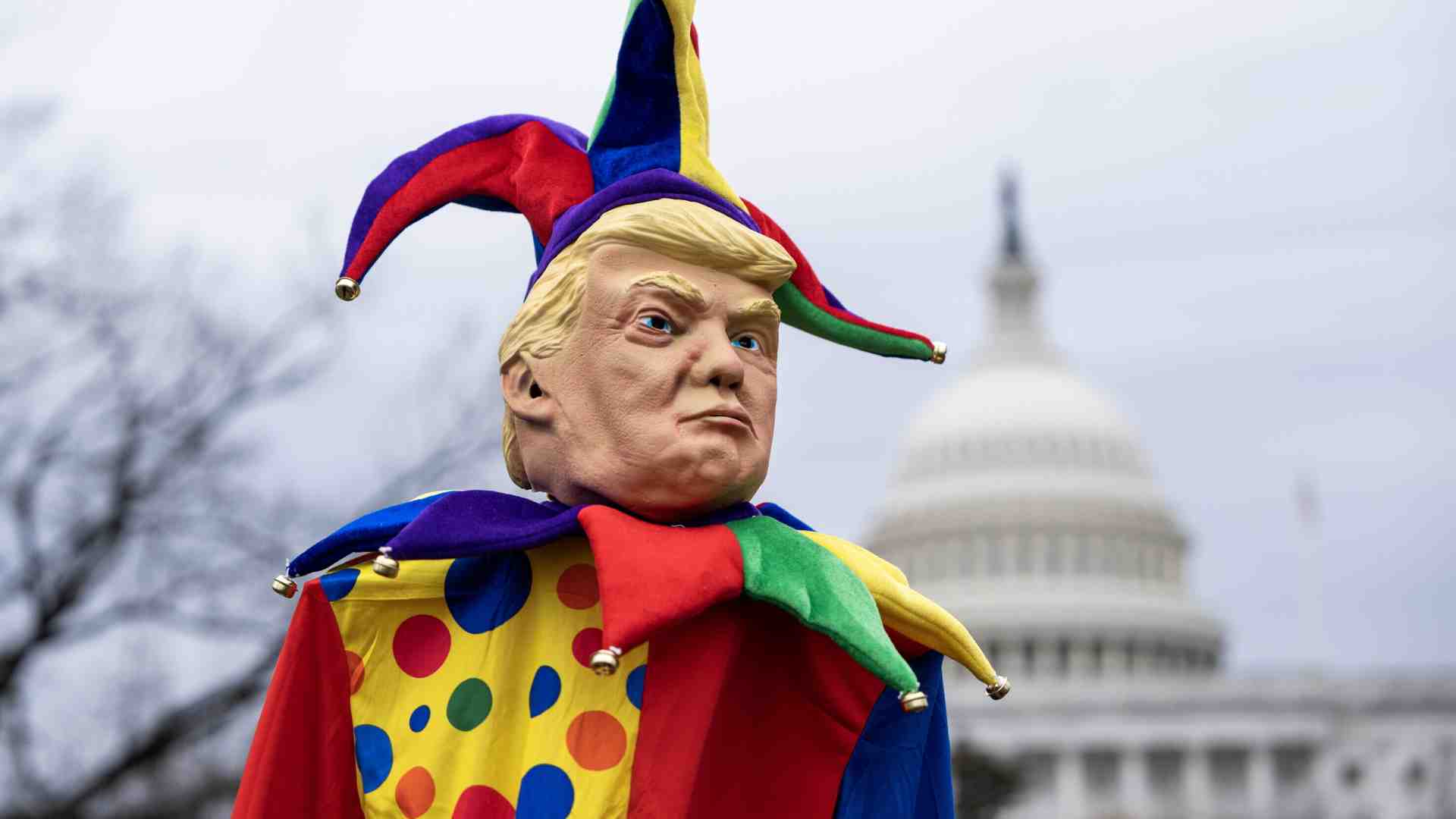 Immagine di il potere non vuole scherzi. L’attualità del romanzo di Milan Kundera negli anni di Trump