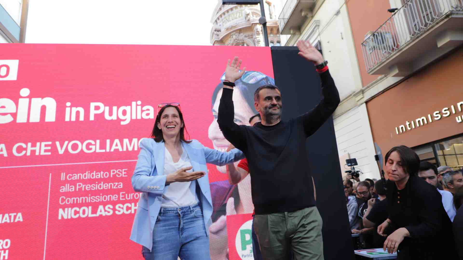 Immagine di Schlein prova a mediare: Emiliano e Vendola in giunta per superare i veti di Decaro in Puglia