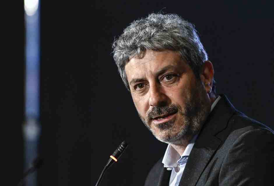Roberto Fico (Ansa)