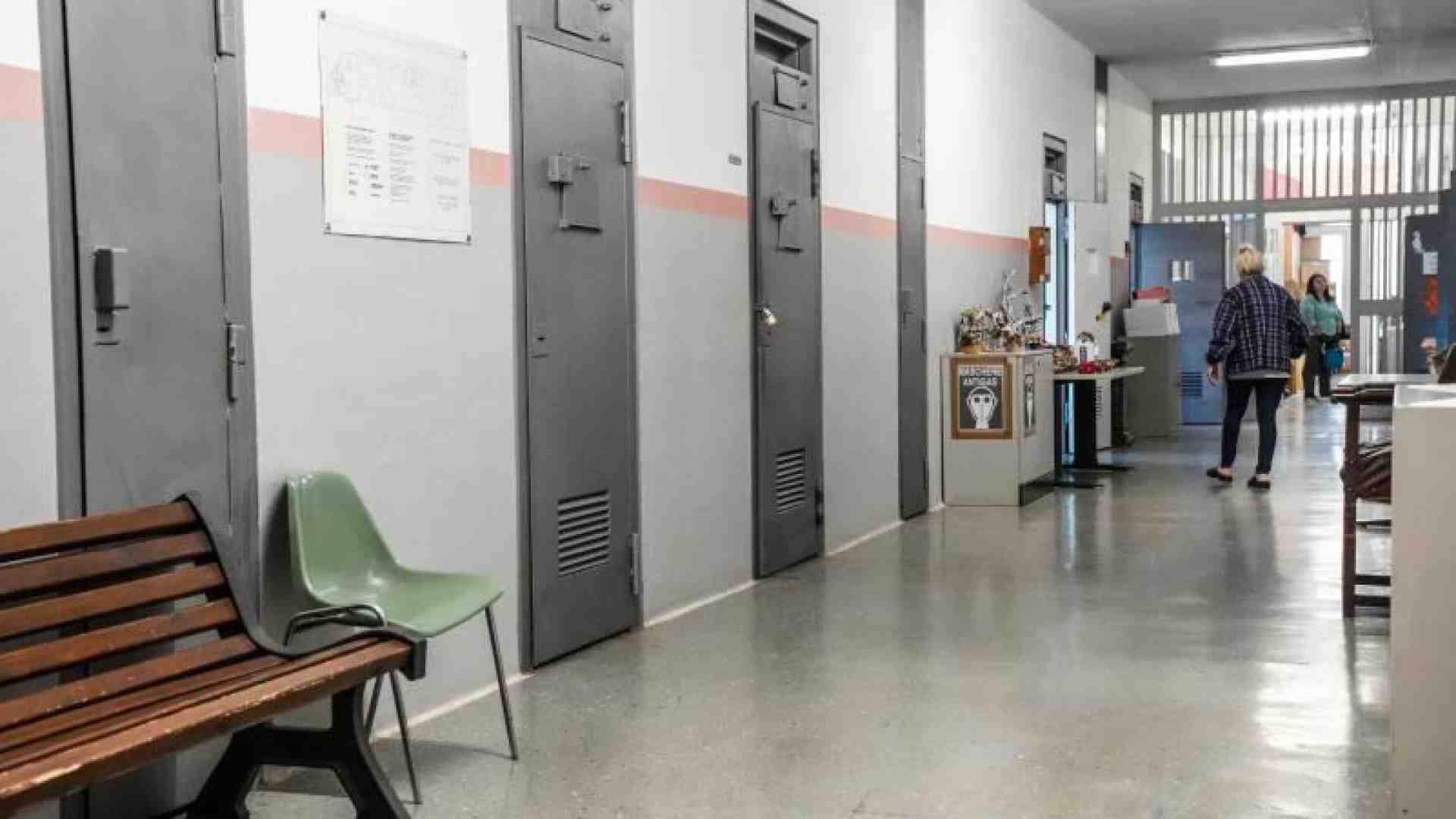 Immagine di Celle troppo affollate, e va ai domiciliari. Il caso di Torino può fare scuola
