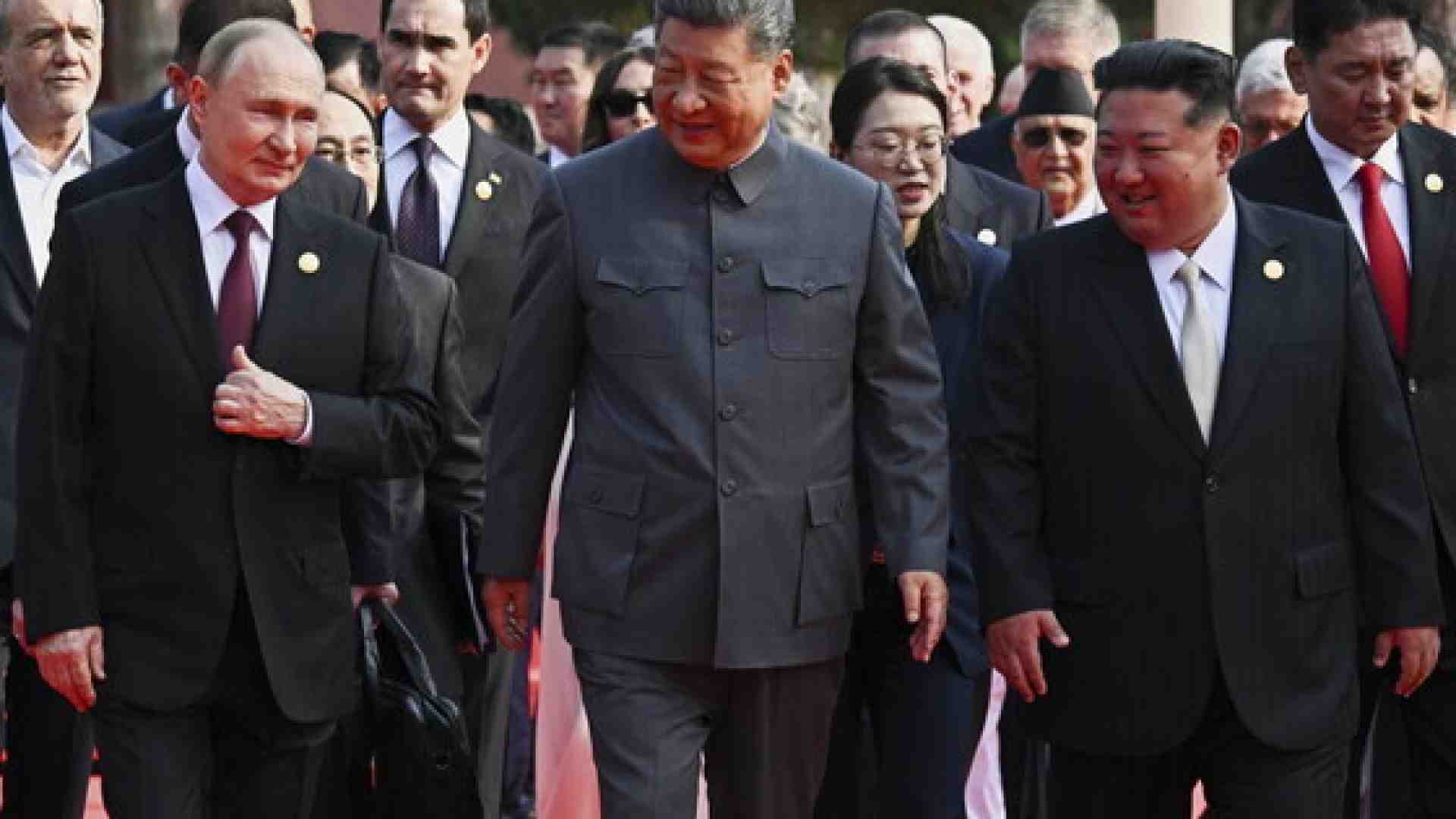 Immagine di Trump e la cospirazione della triade Putin, Xi e Kim Jong Un