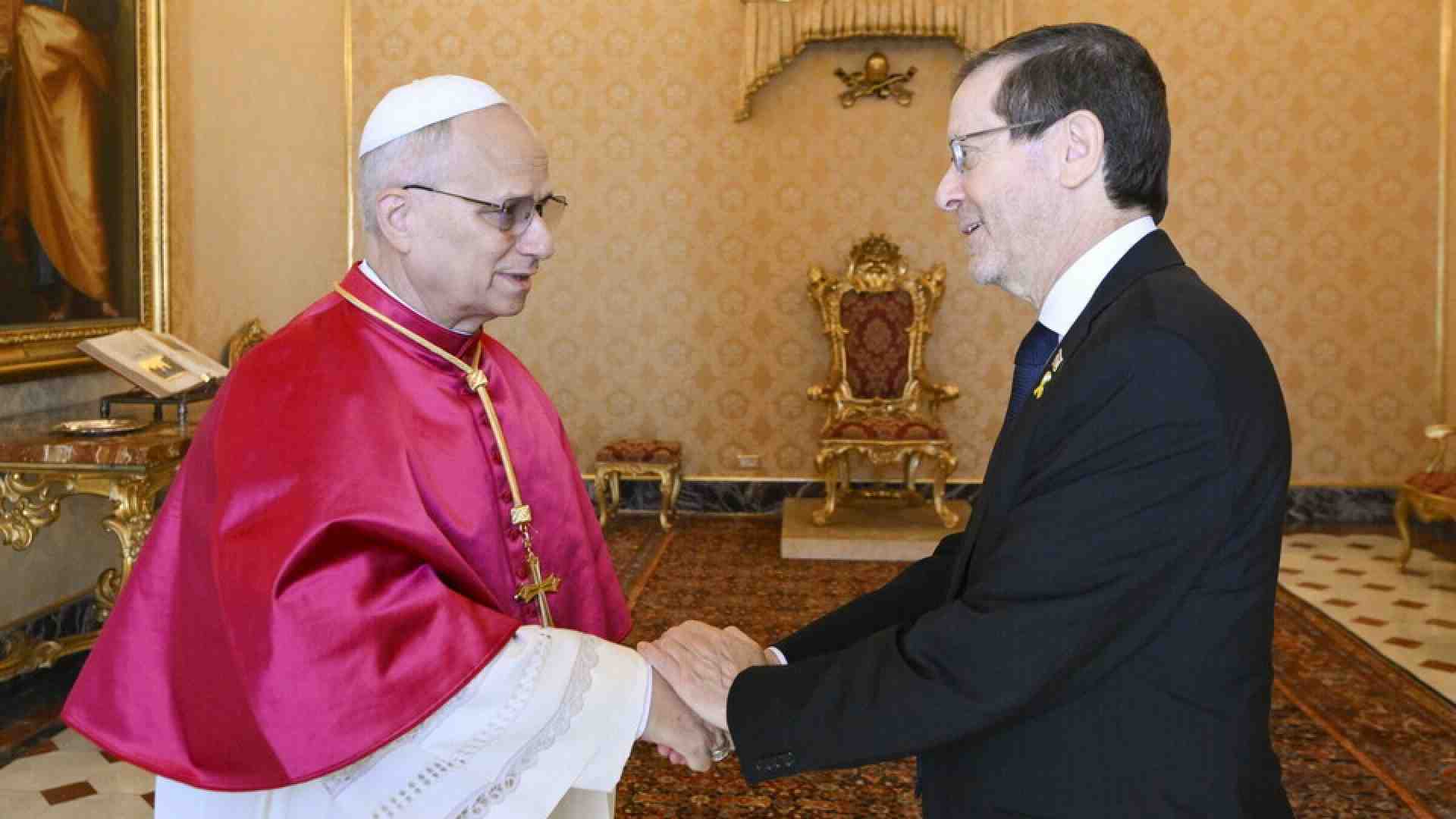 Immagine di Papa Leone XIV riceve il presidente israeliano Isaac Herzog in Vaticano