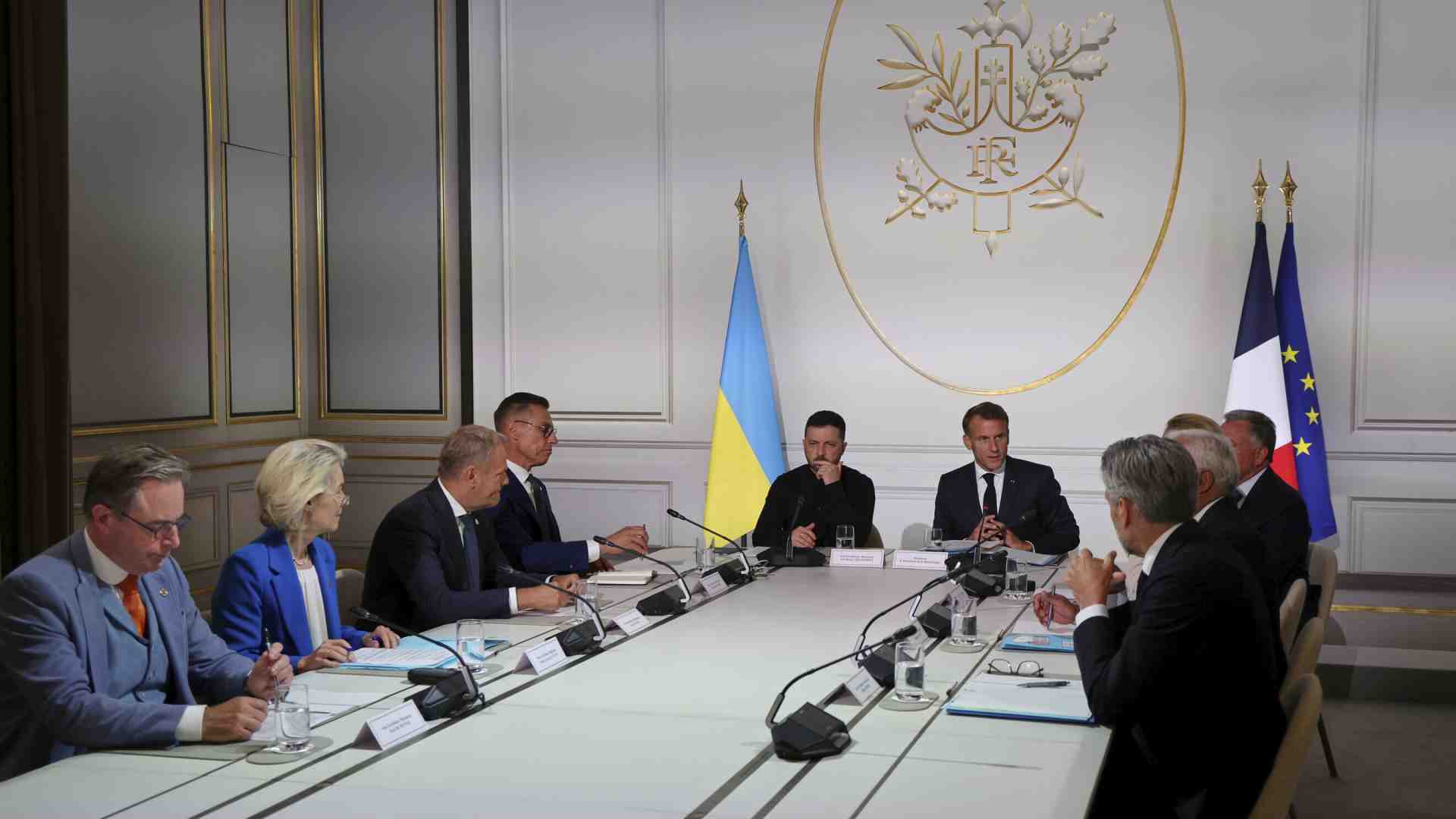 Immagine di I volenterosi per l'Ucraina chiamano Trump: le garanzie di sicurezza sono pronte, dice Macron