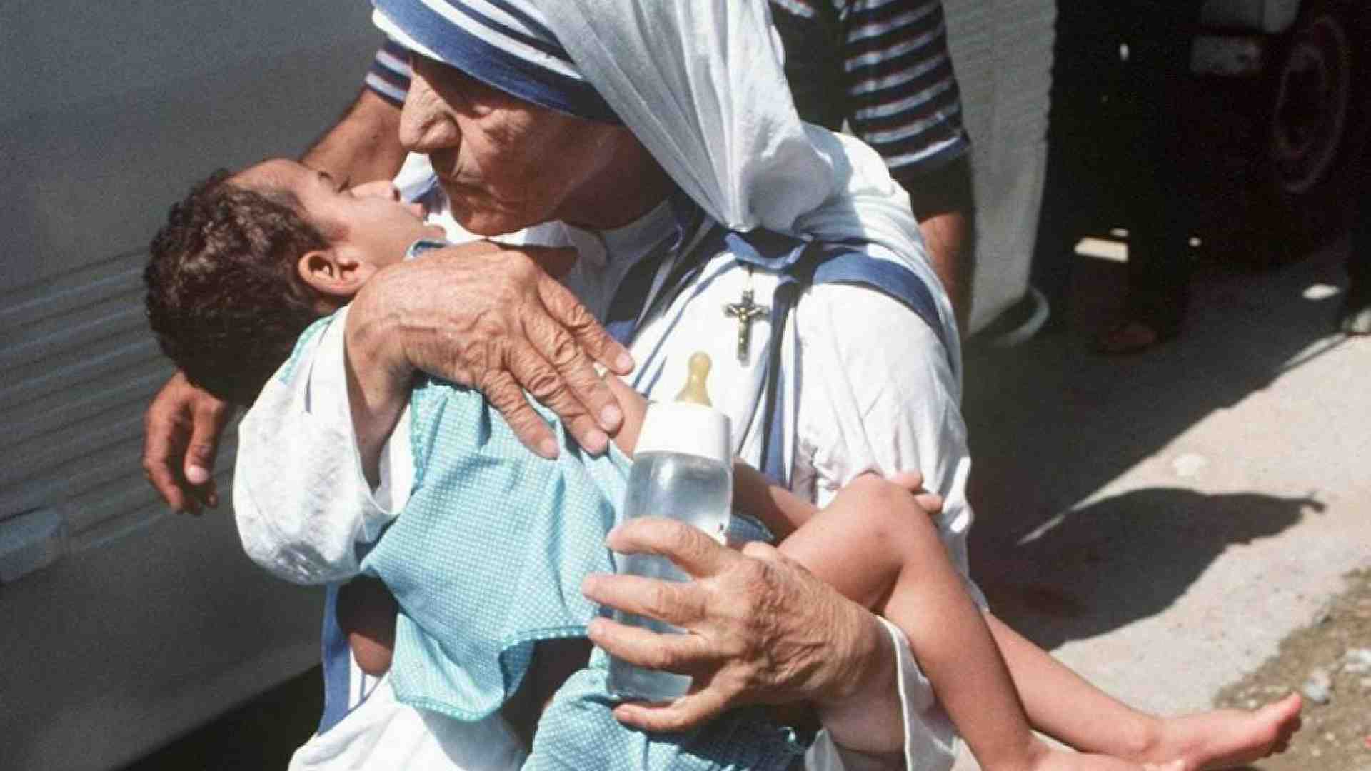 Immagine di Vuoi la pace? Scegli la vita. Cosa ci insegna la "formula" di Madre Teresa