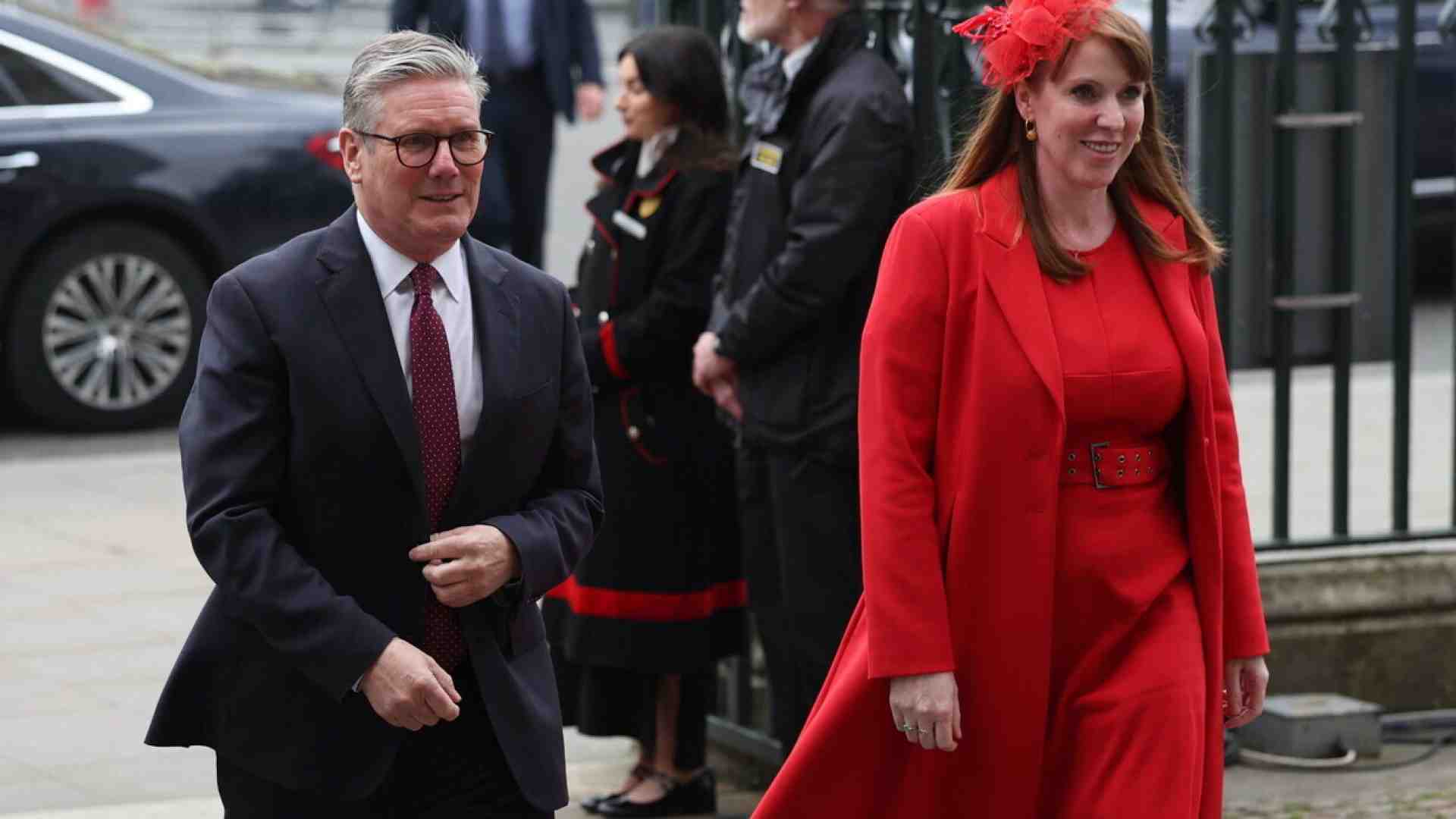 Immagine di Con il rimpasto, Starmer mette il governo in assetto anti Farage