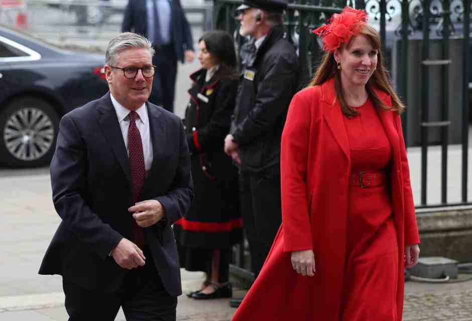 <strong>Keir Starmer con Angela Rayner (foto Epa, via Ansa)</strong>&nbsp;
