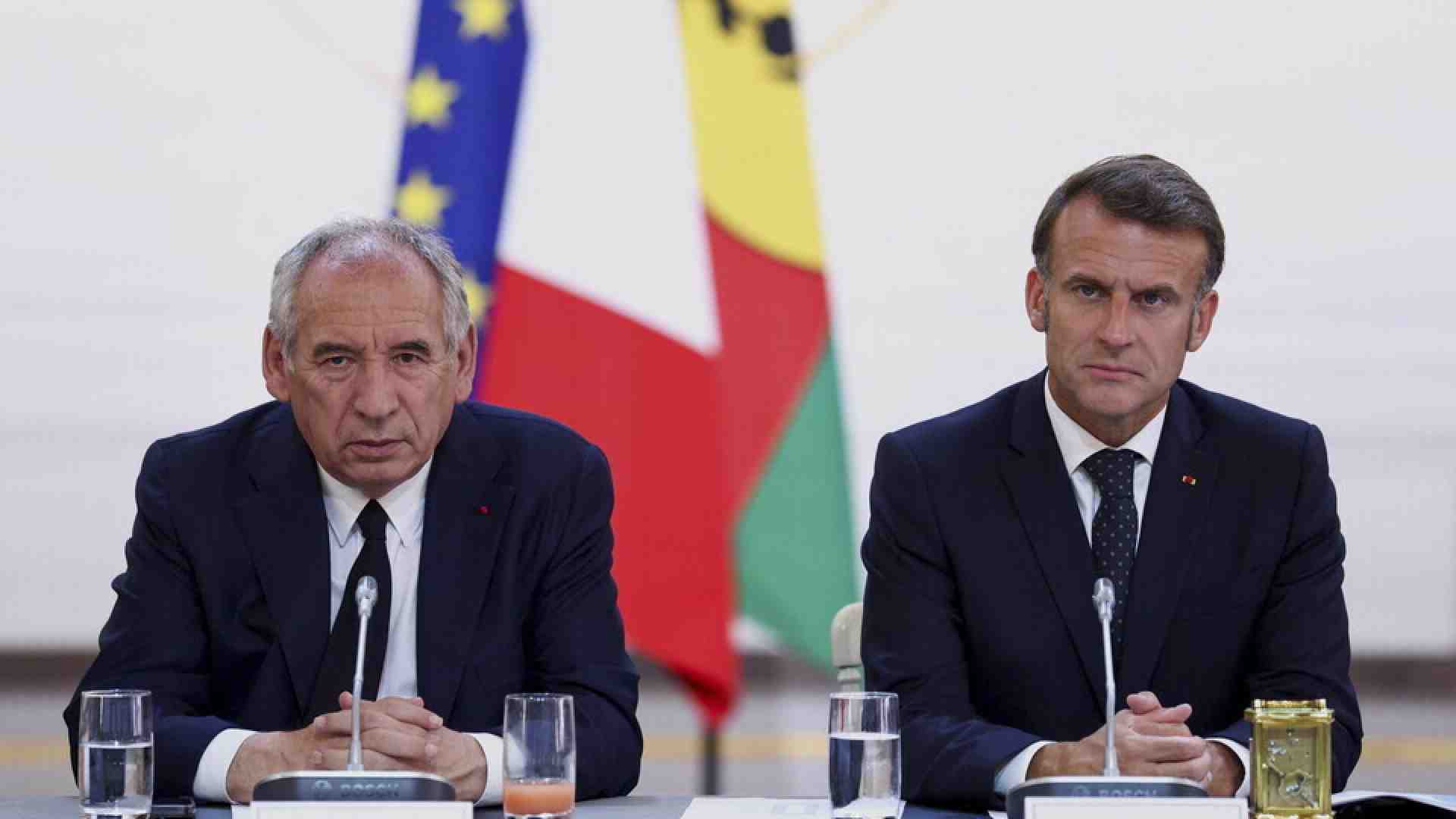 Immagine di Macron perde la scommessa su Bayrou. Il ritorno alle trattative