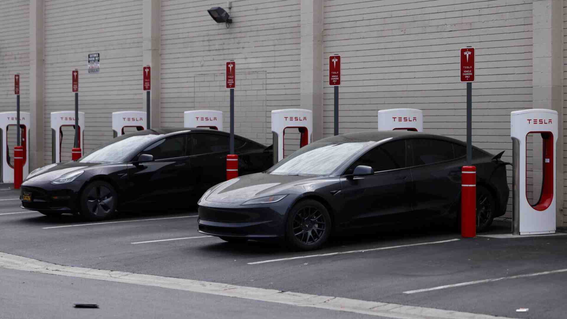 Immagine di Tesla riparte da Musk